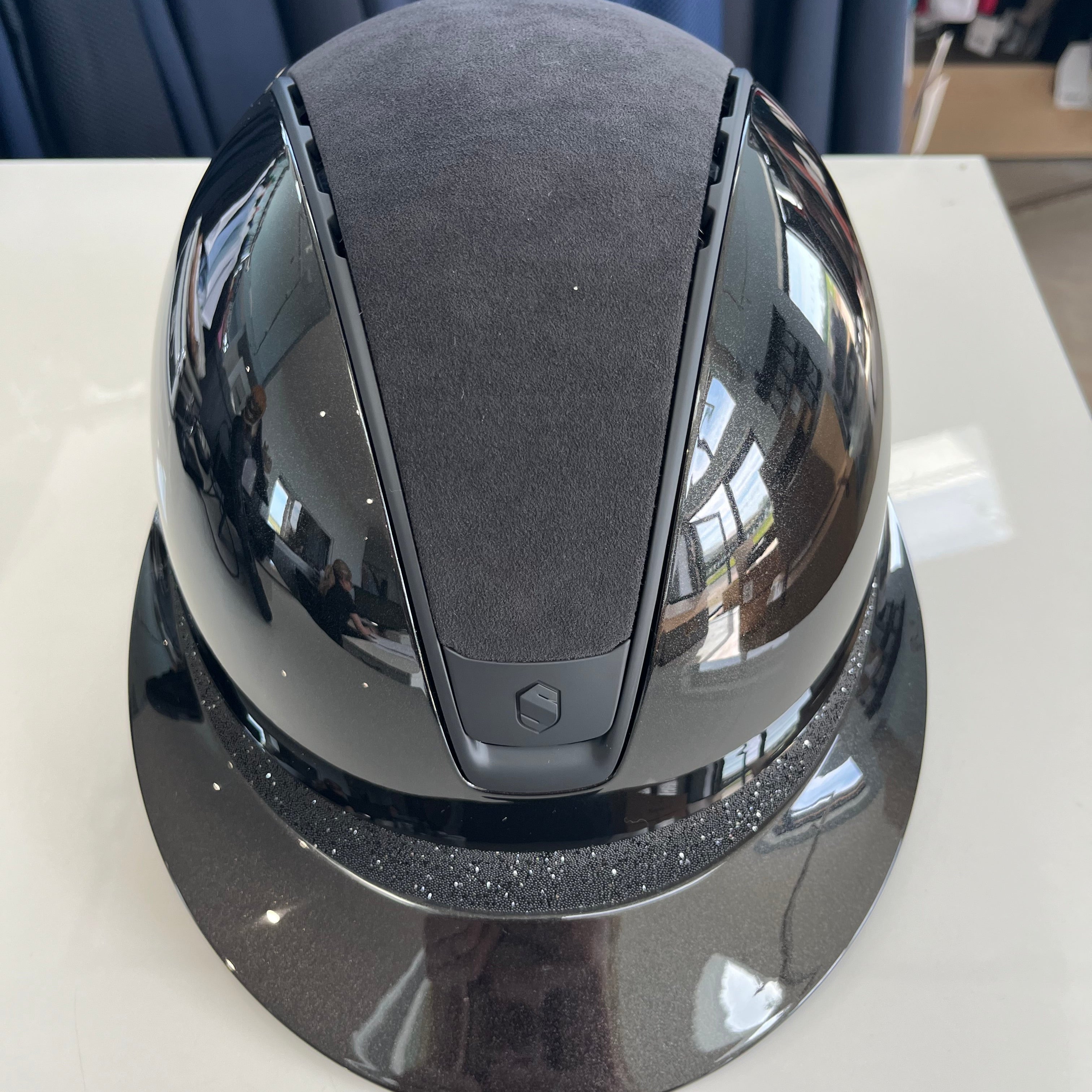 Samshield MissShield 2.0 Black glossy, matt trim with alcantara top and crystal fabric black frontal band S- in stock and ready to ship!