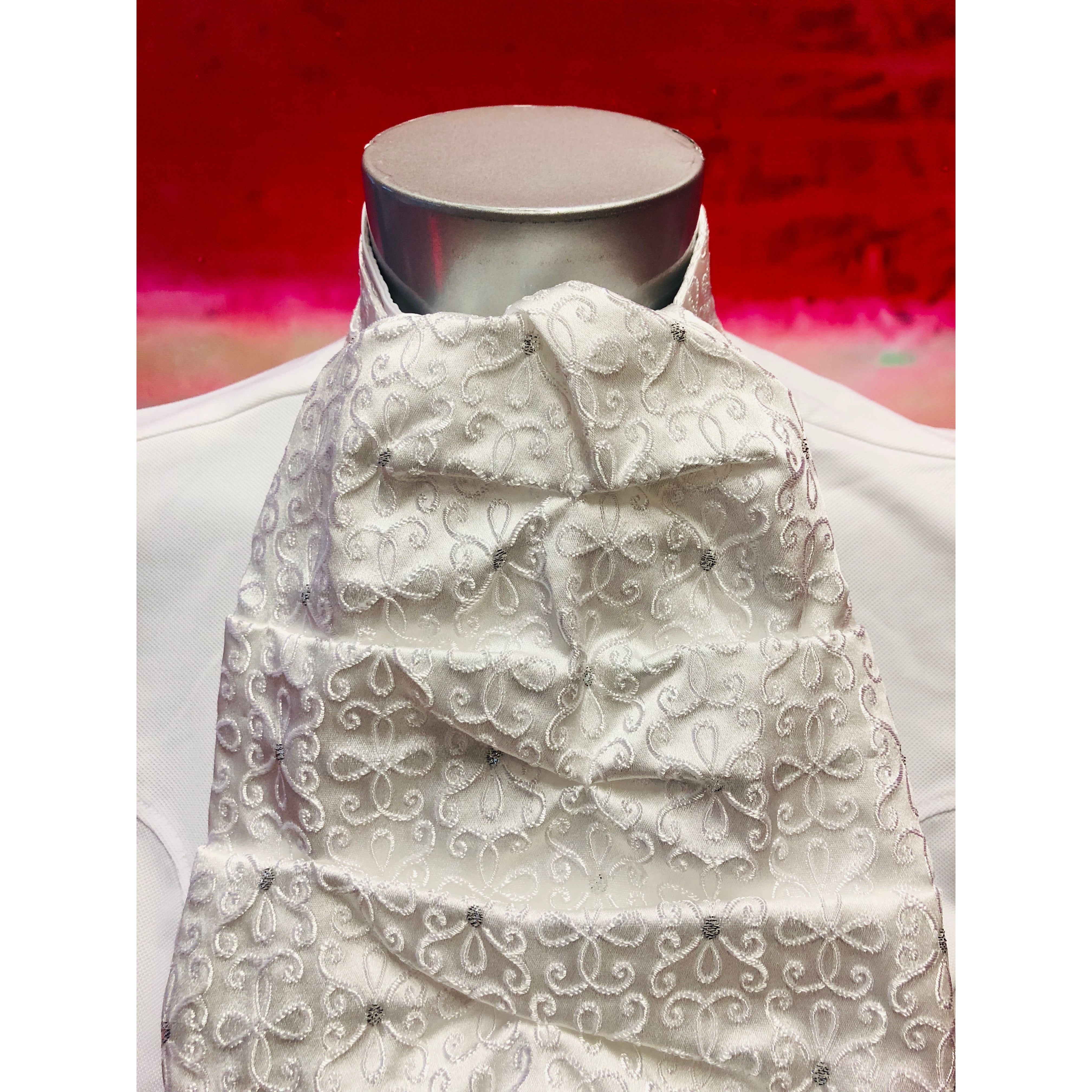 ShowQuest Countess Kensington Ready-Tied Stock