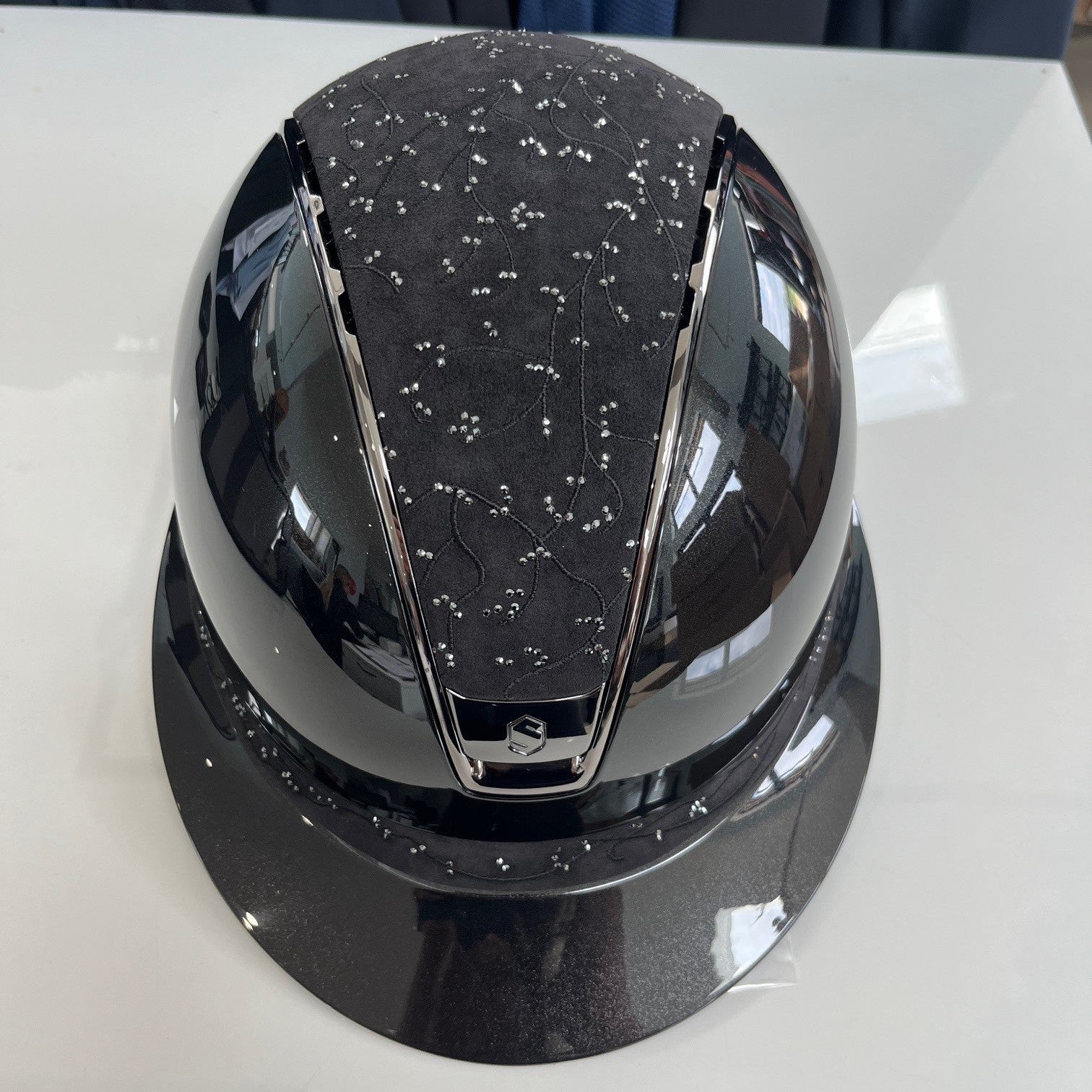 Samshield Miss Shield 2.0 Black Glossy with crystal leaf top and frontal band M - in stock and ready to ship!