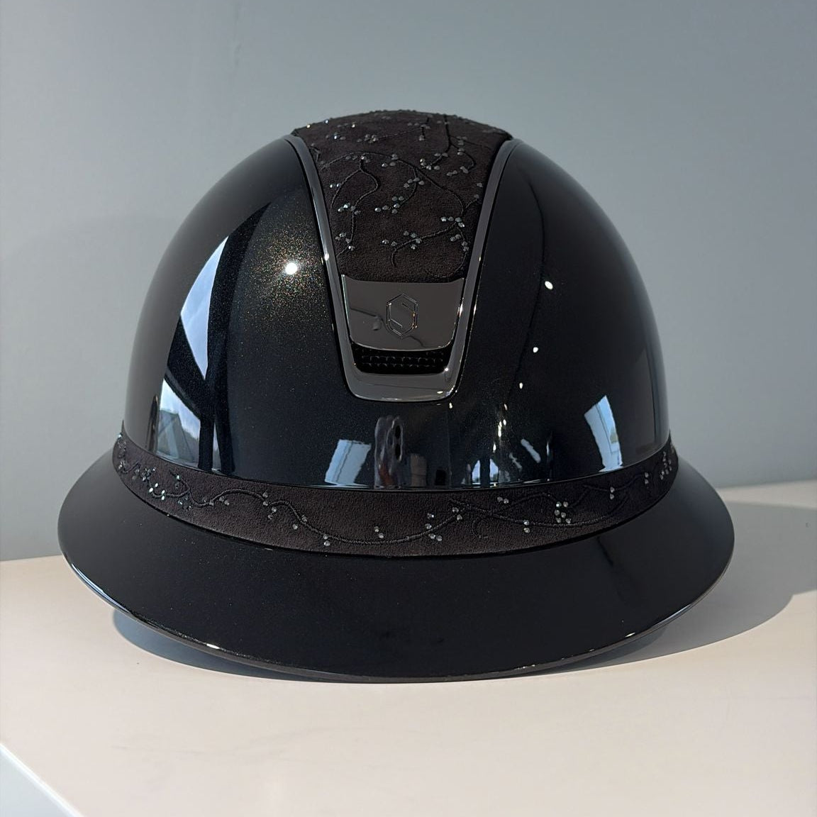 Samshield Miss Shield 2.0 Glossy Black with Crystal Leaf Top and Frontal Band M - S308