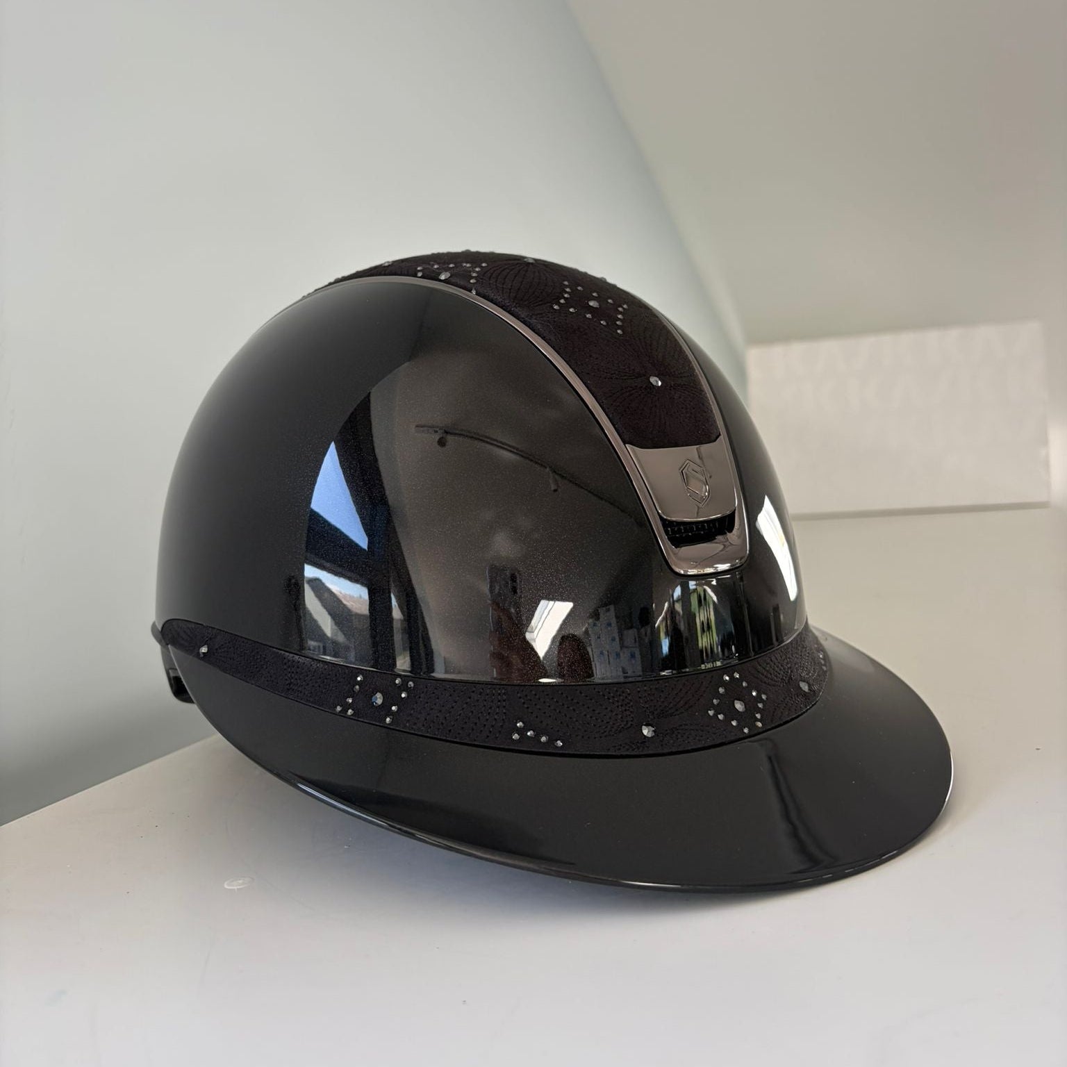 Samshield Miss Shield 2.0 Glossy Black with Celestial Crystal Top and Frontal Band M - S321