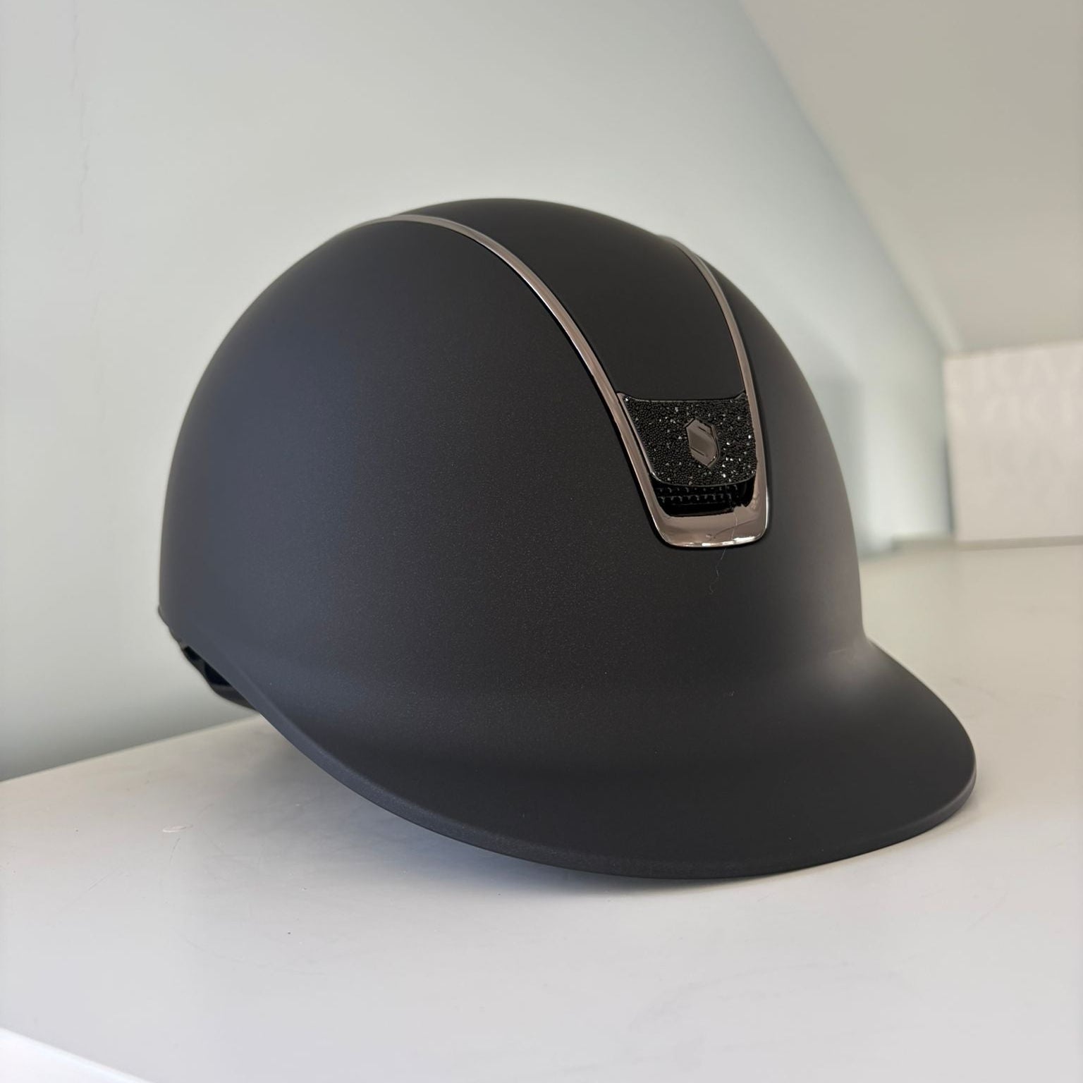 Samshield 2.0 Shadowmatt Black with Crystal Fabric Badge M - S325