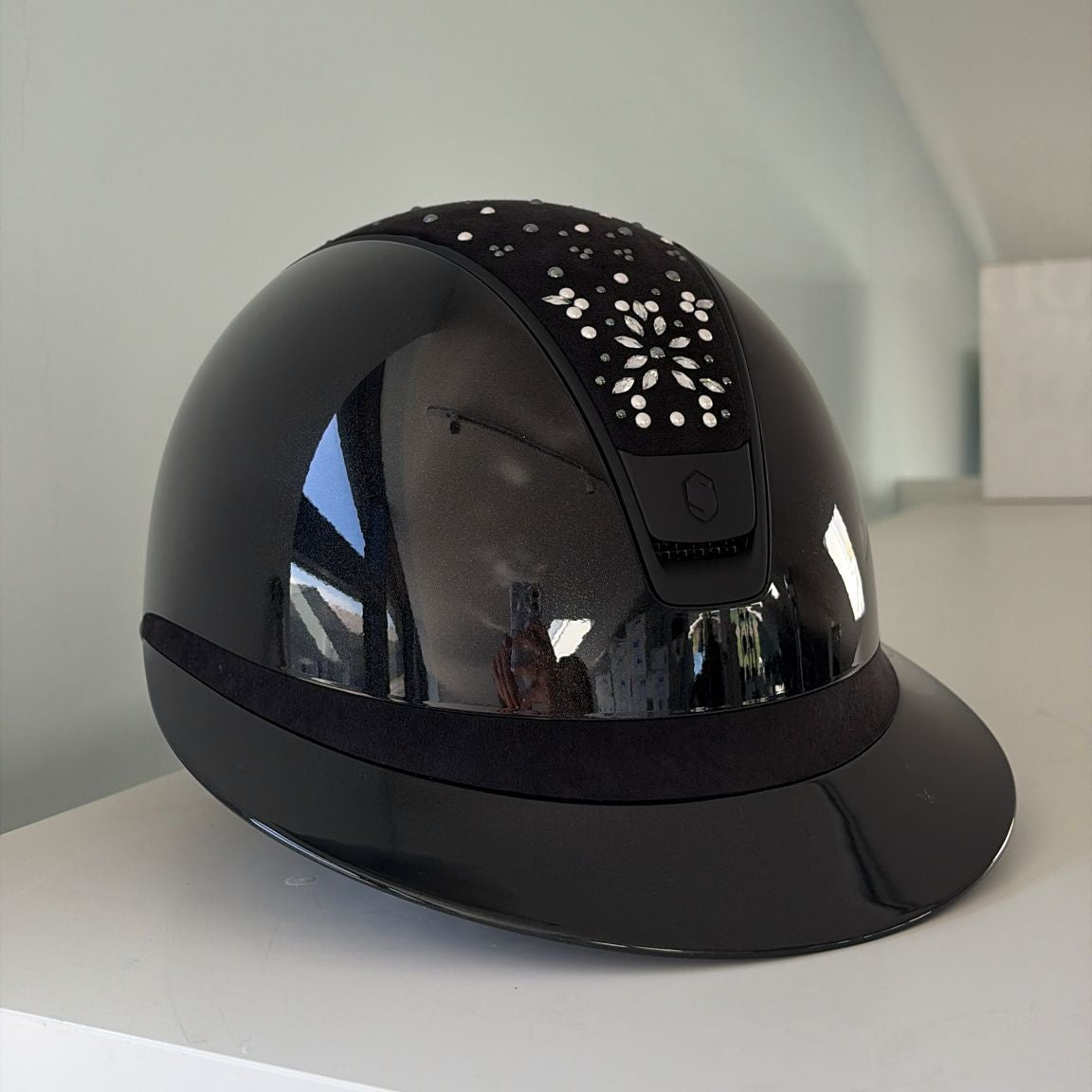 Samshield Miss Shield 2.0 Glossy Black with Pearl Drops Top and Alcantara Frontal Band M - S327