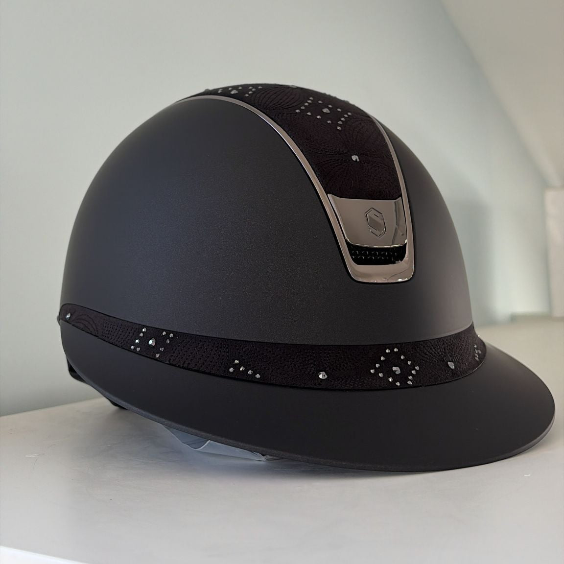 Samshield Miss Shield 2.0 Shadowmatt Black with Celestial Crystal Top and  Frontal Band S - S329
