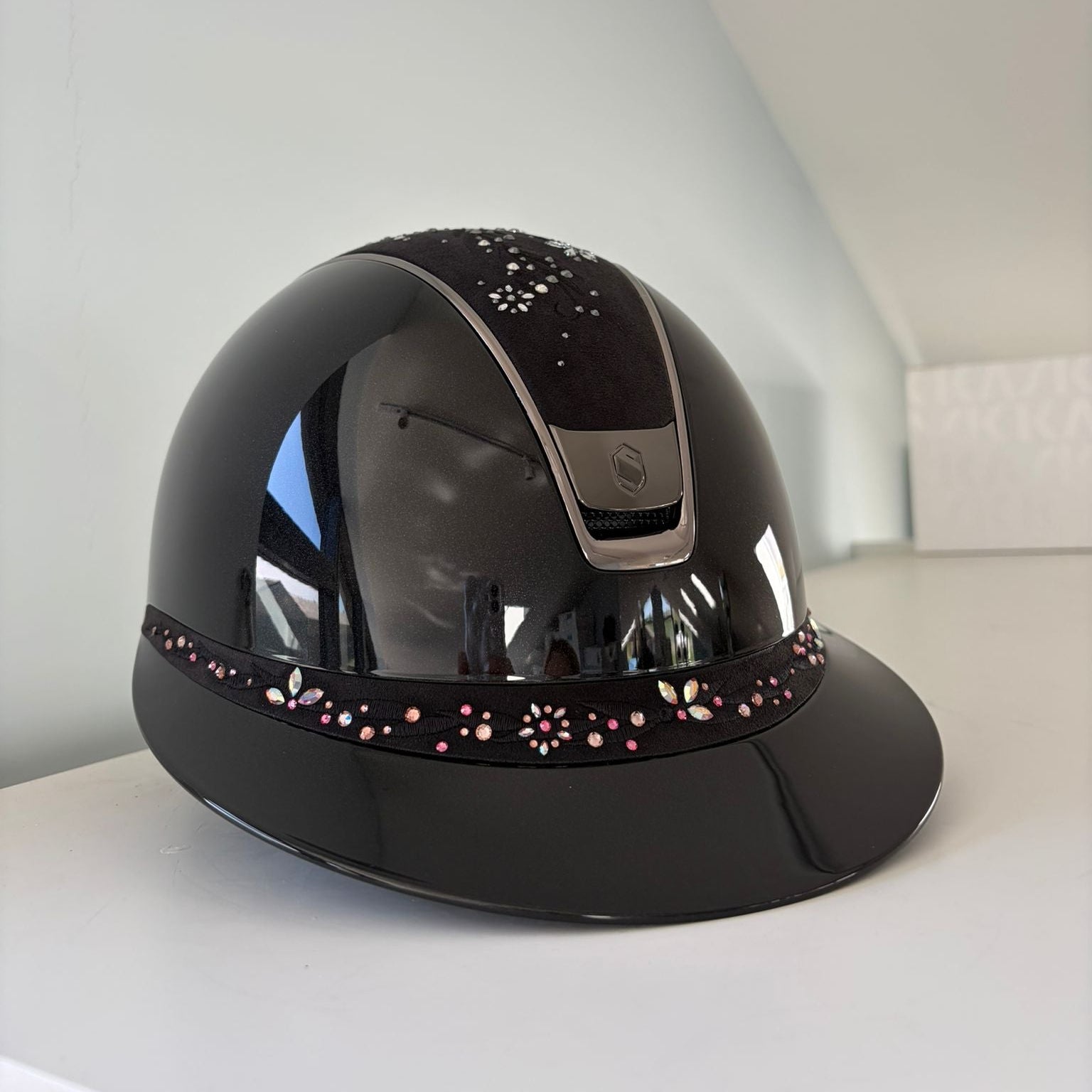 Samshield Miss Shield 2.0 Glossy Black with Black Flower Jewel Top and Pink Frontal Band M - S333