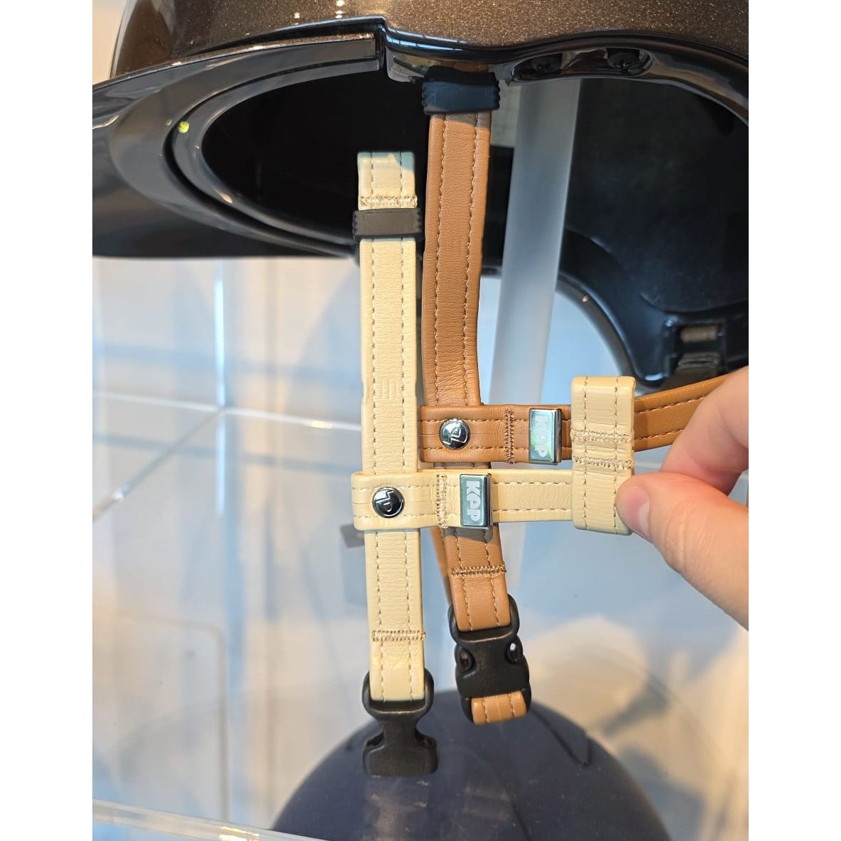 Kep Smart Nova- Velvet Black Polo Peak (beige chinstrap)