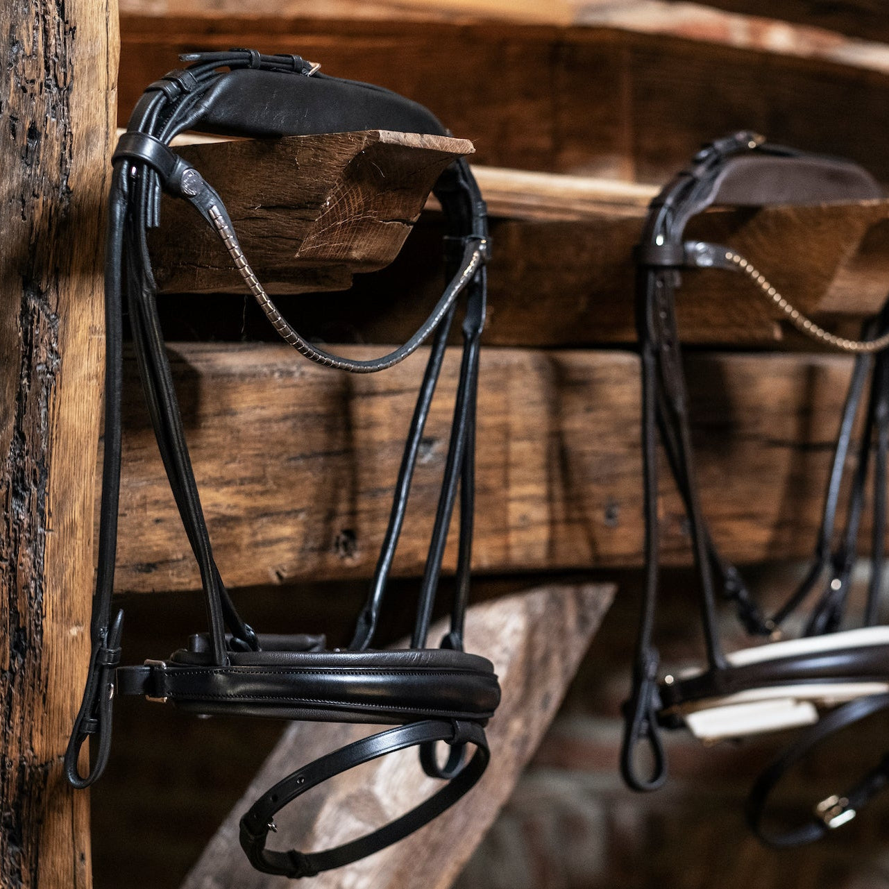 Finesse Flat Leather Headpiece OLD