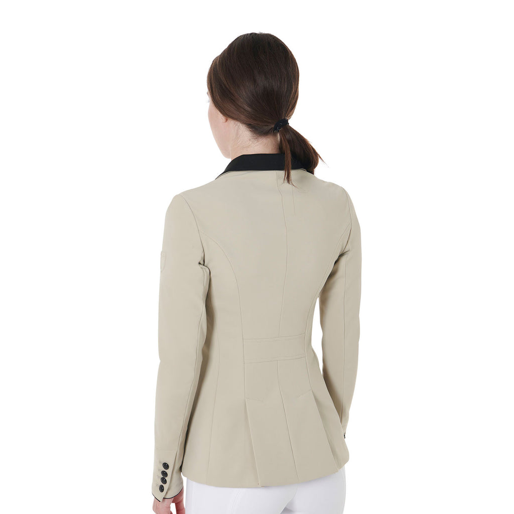 Women's three-button competition jacket