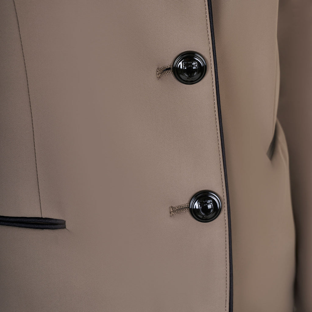Women's three-button competition jacket