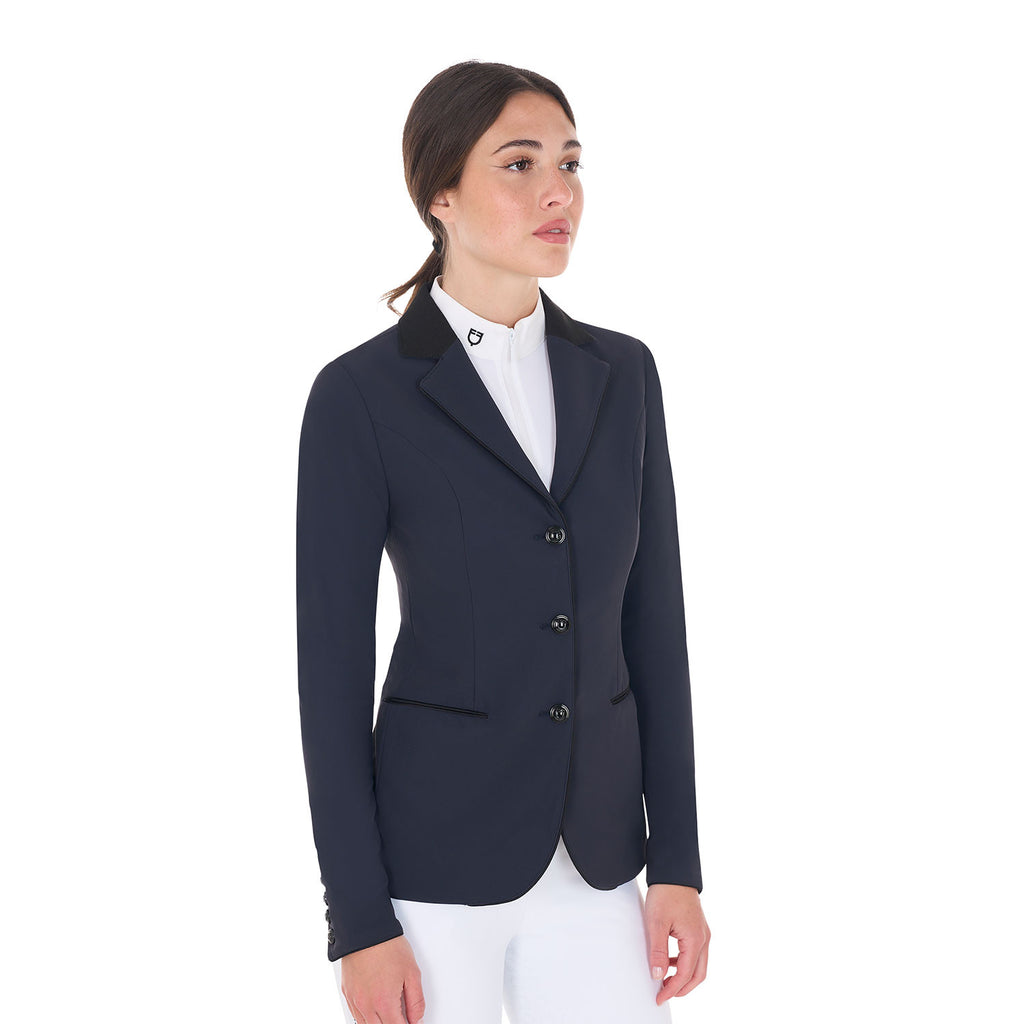Women's three-button competition jacket