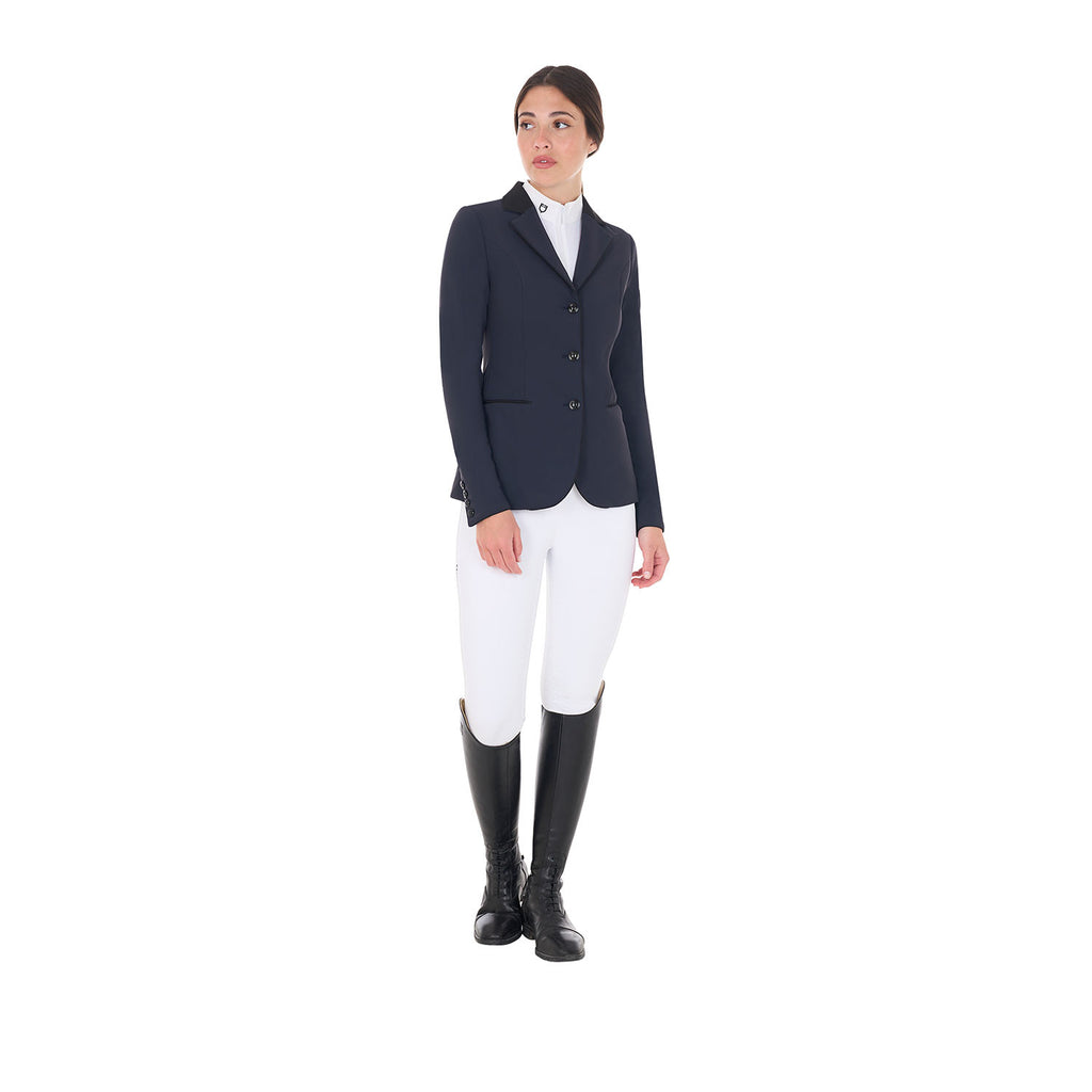 Women's three-button competition jacket