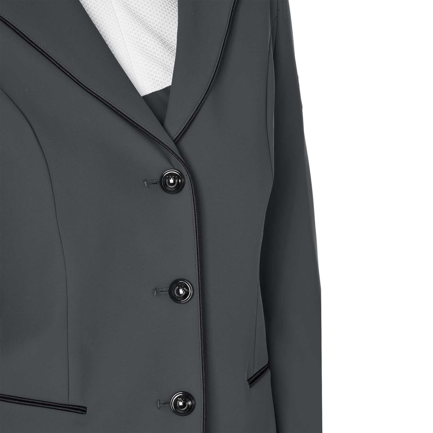 Women's three-button competition jacket