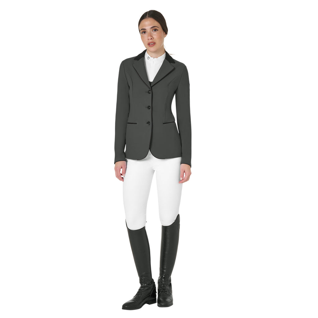 Women's three-button competition jacket
