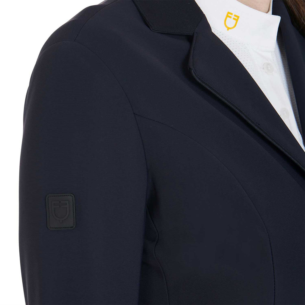Women's three-button competition jacket