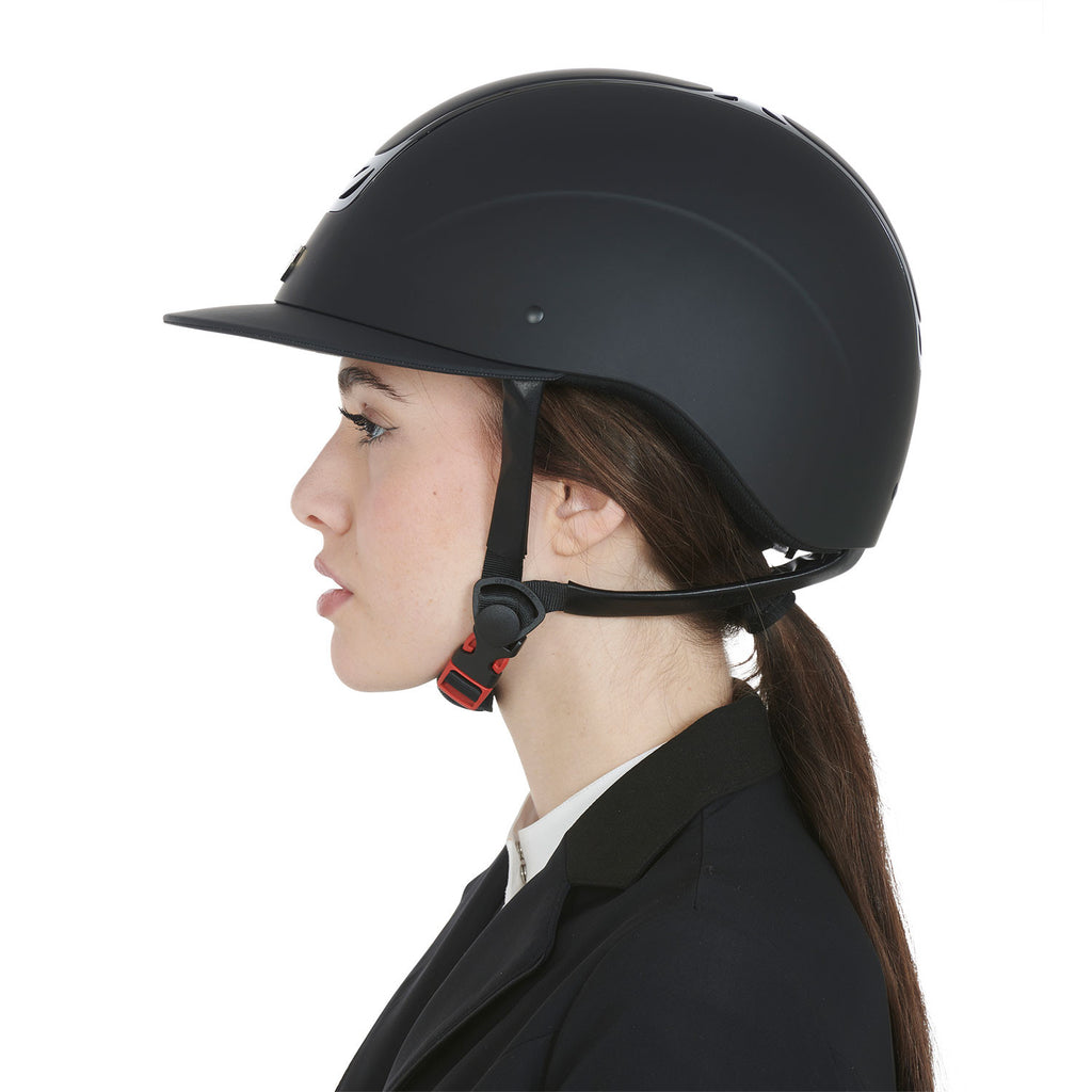 Ultra-light helmet with silk-effect shell