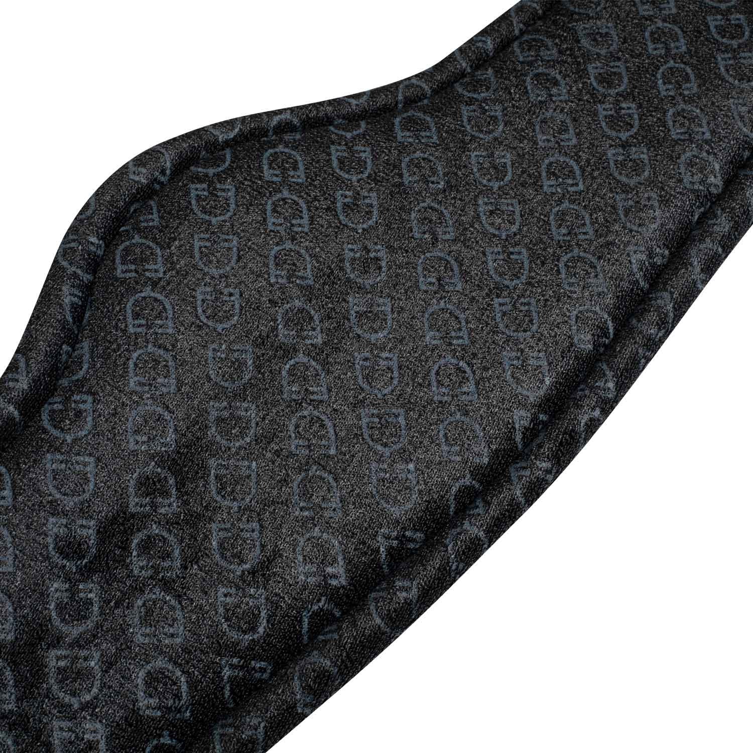 Shaped dressage girth