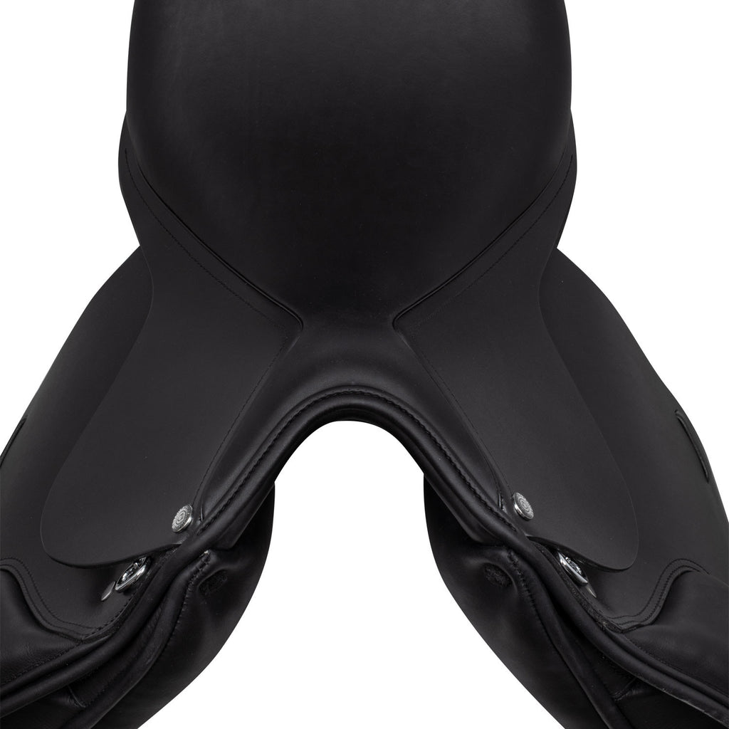 Dressage saddle with long blocks