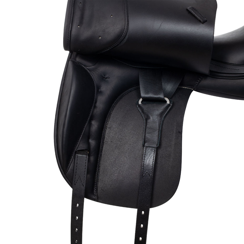 Dressage saddle with long blocks