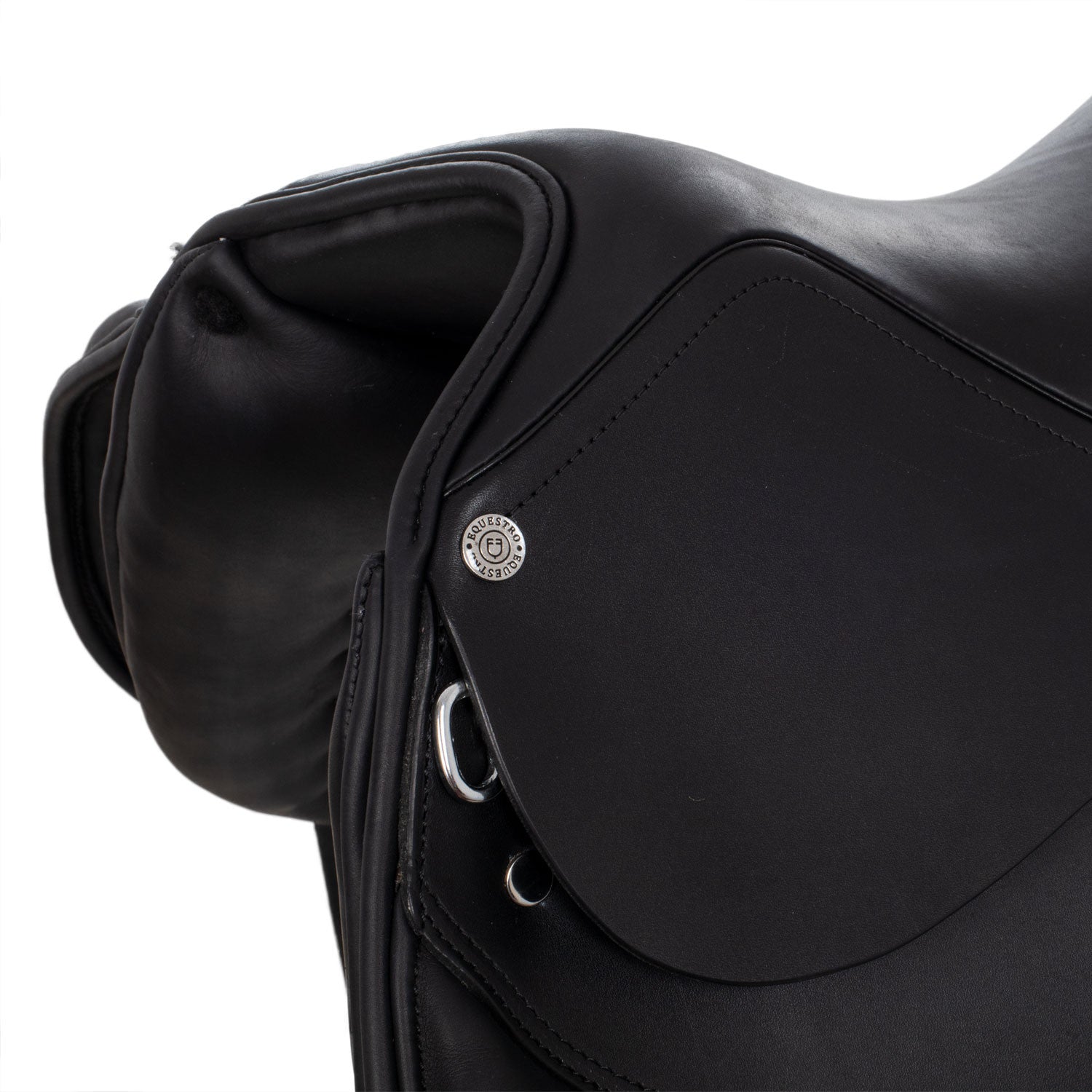 Dressage saddle with long blocks
