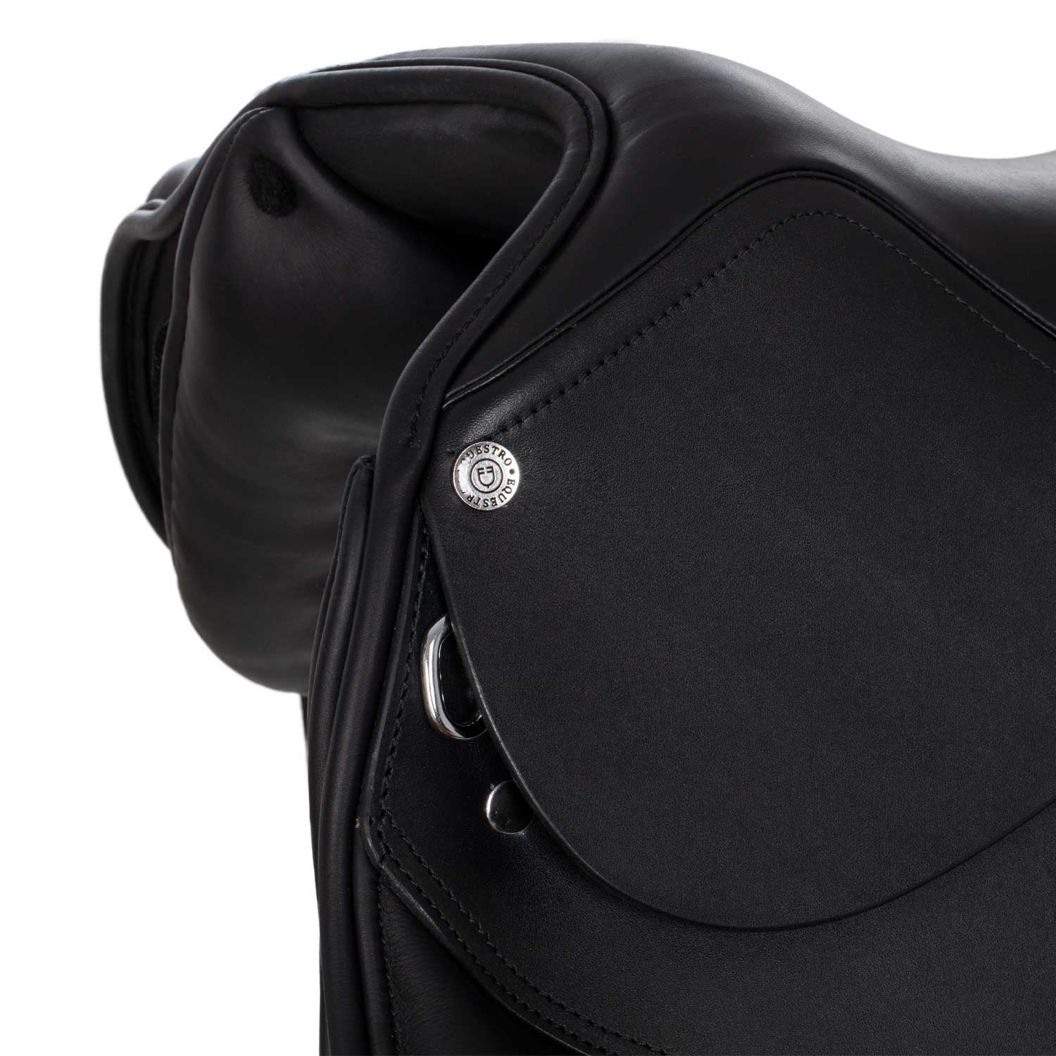 Dressage saddle with removable blocks