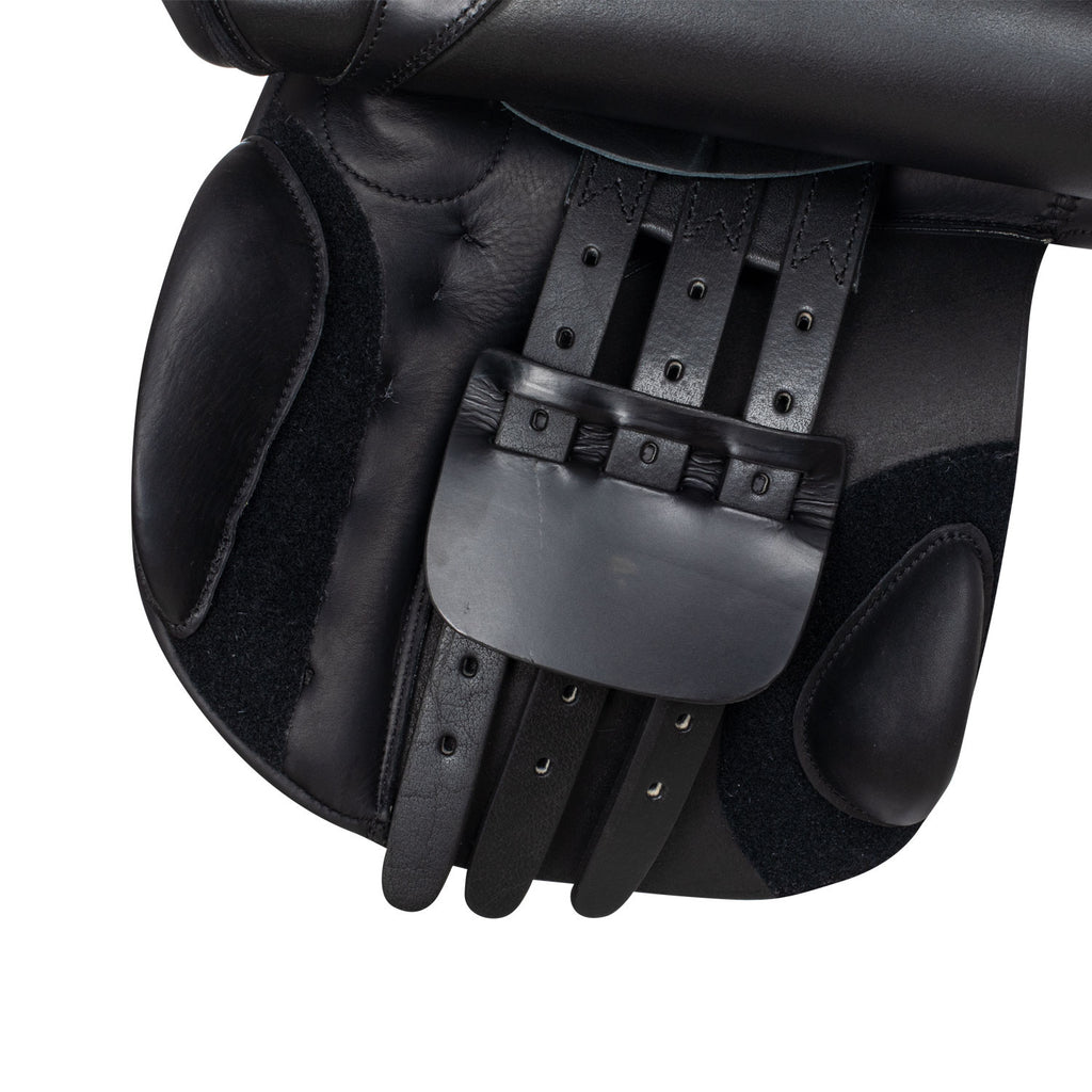 Leather eventing saddle