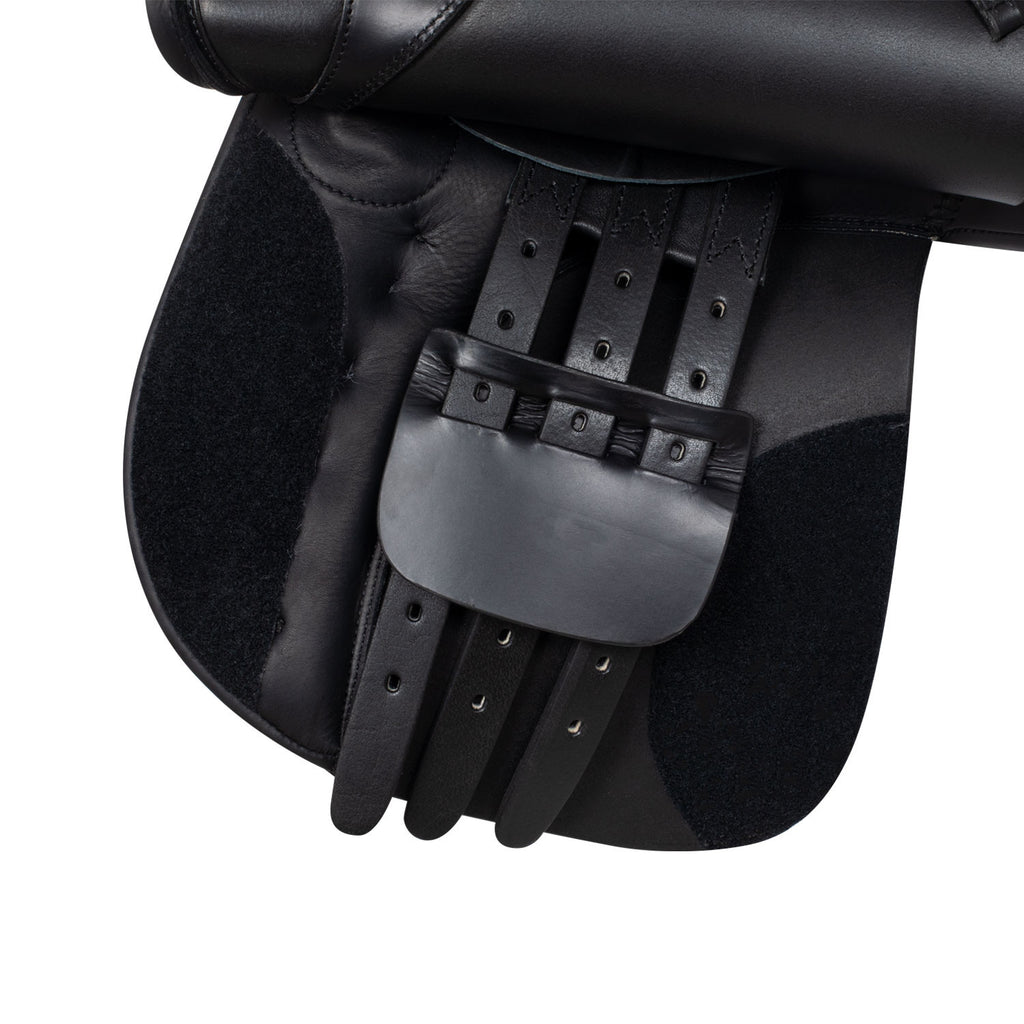 Leather eventing saddle