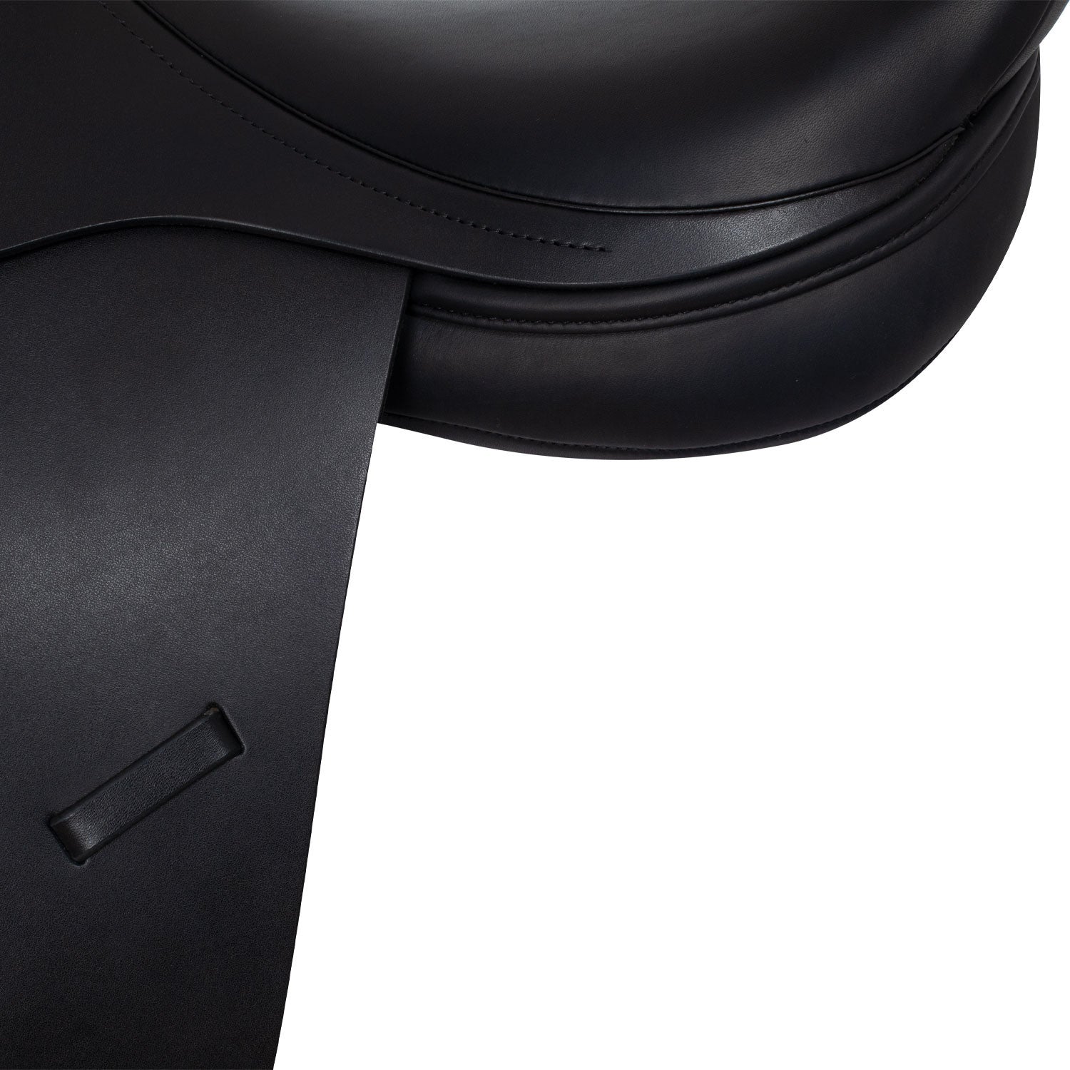 Leather eventing saddle
