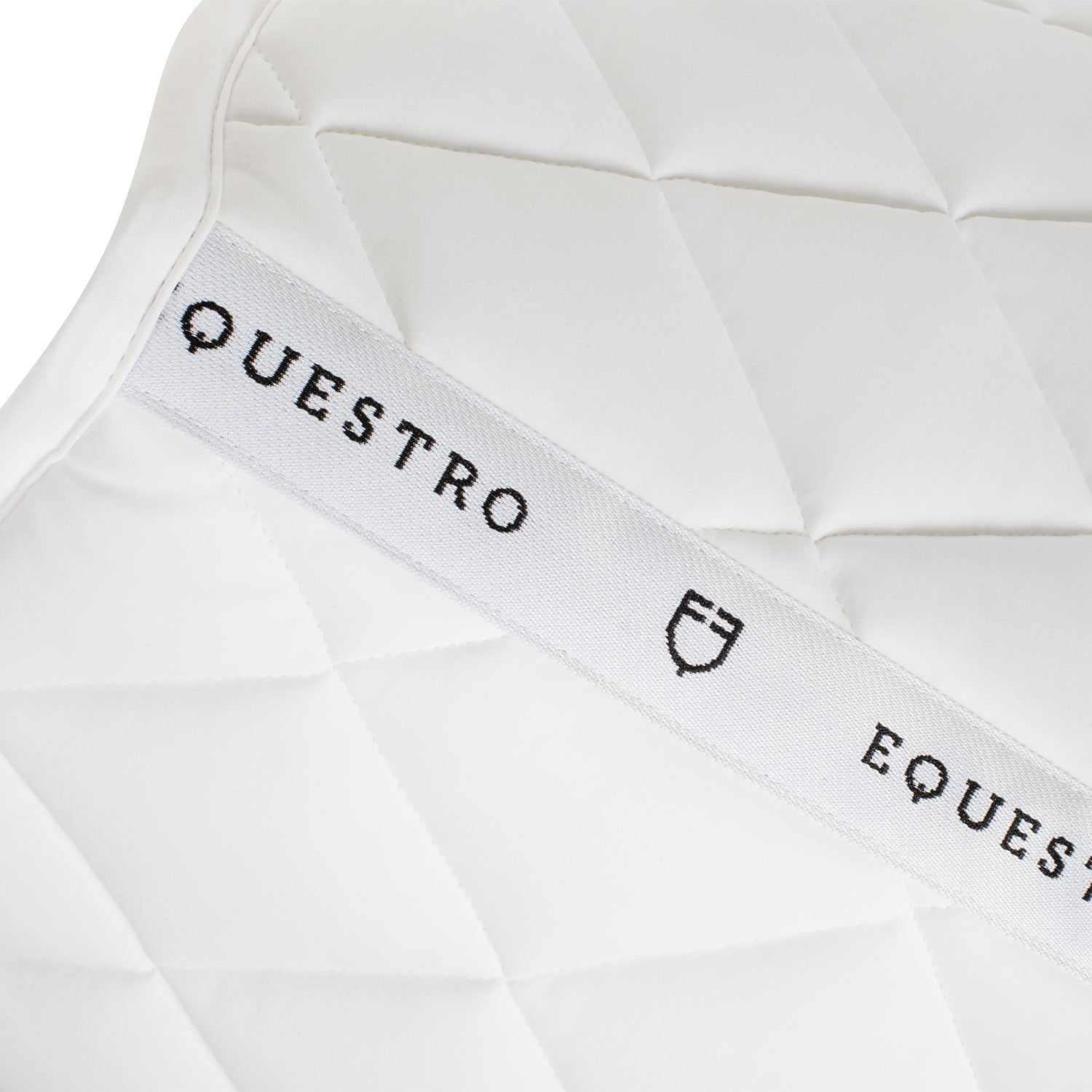 Dressage saddle pad with diamond quilting