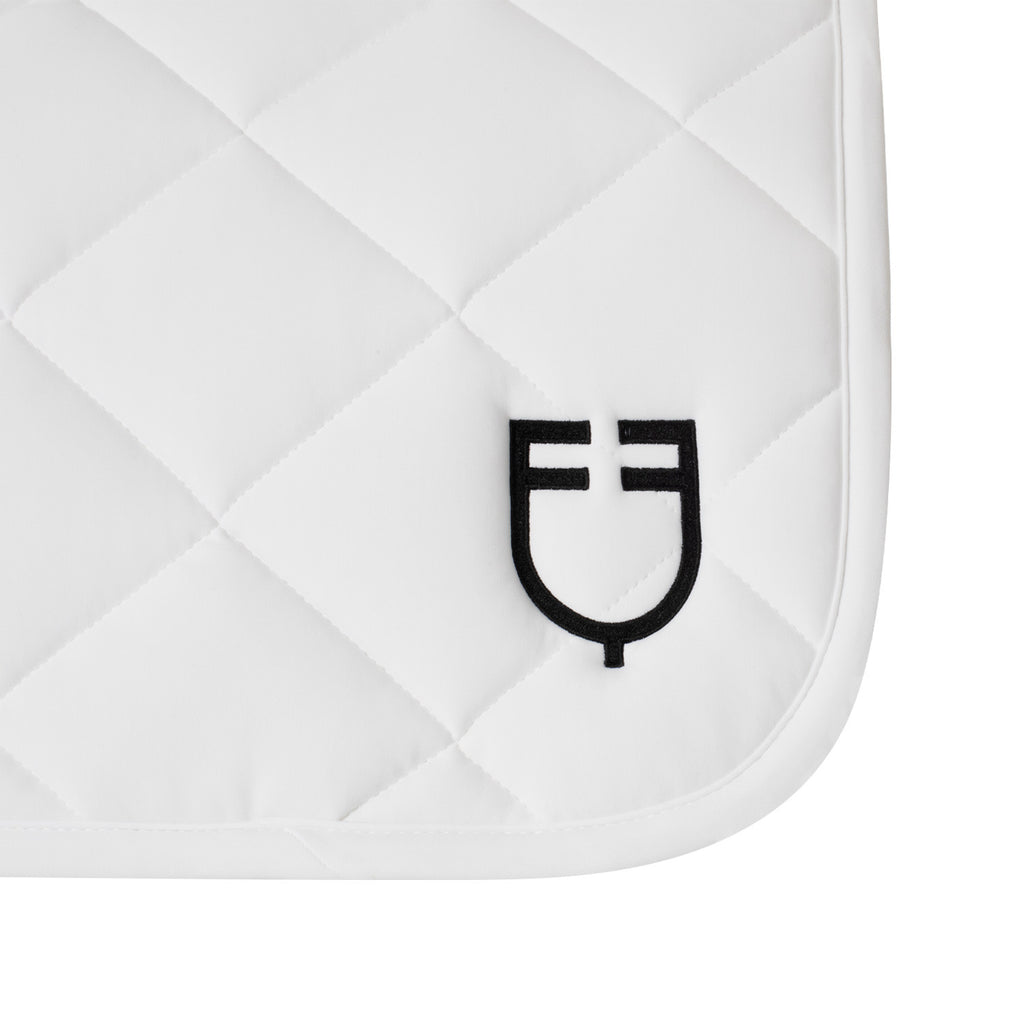 Dressage saddle pad with diamond quilting