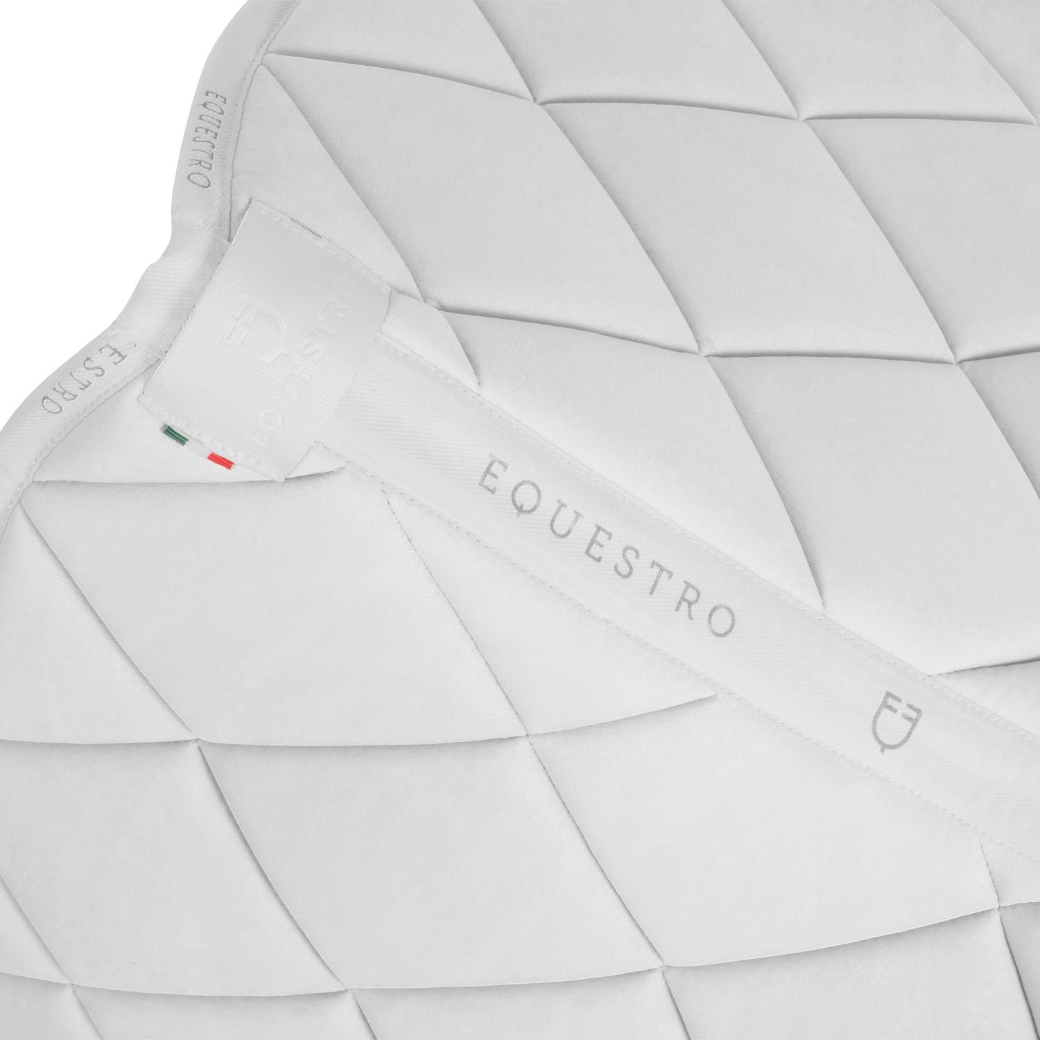 Dressage saddle pad technical fabric