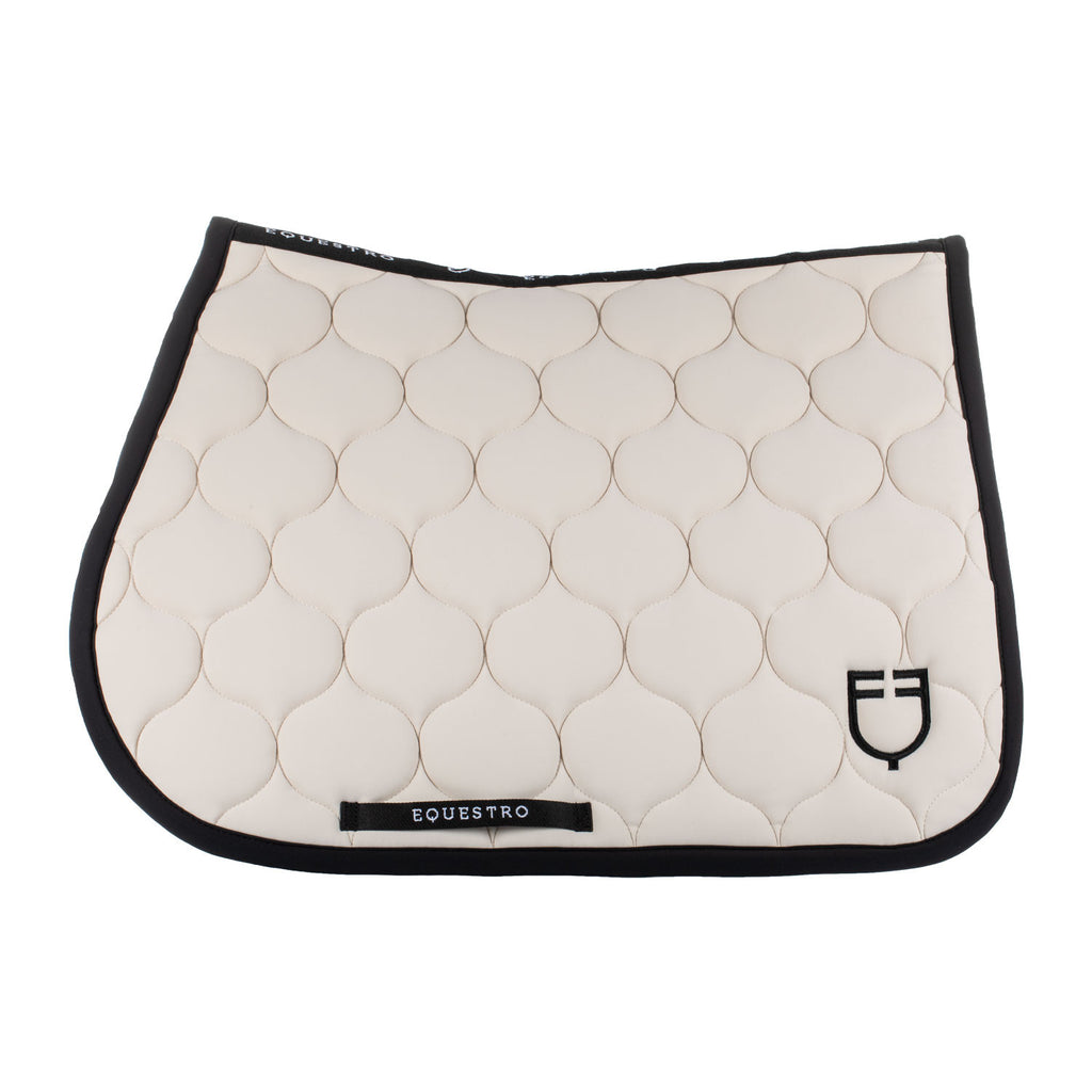 Jumping saddle pad with onion quilting