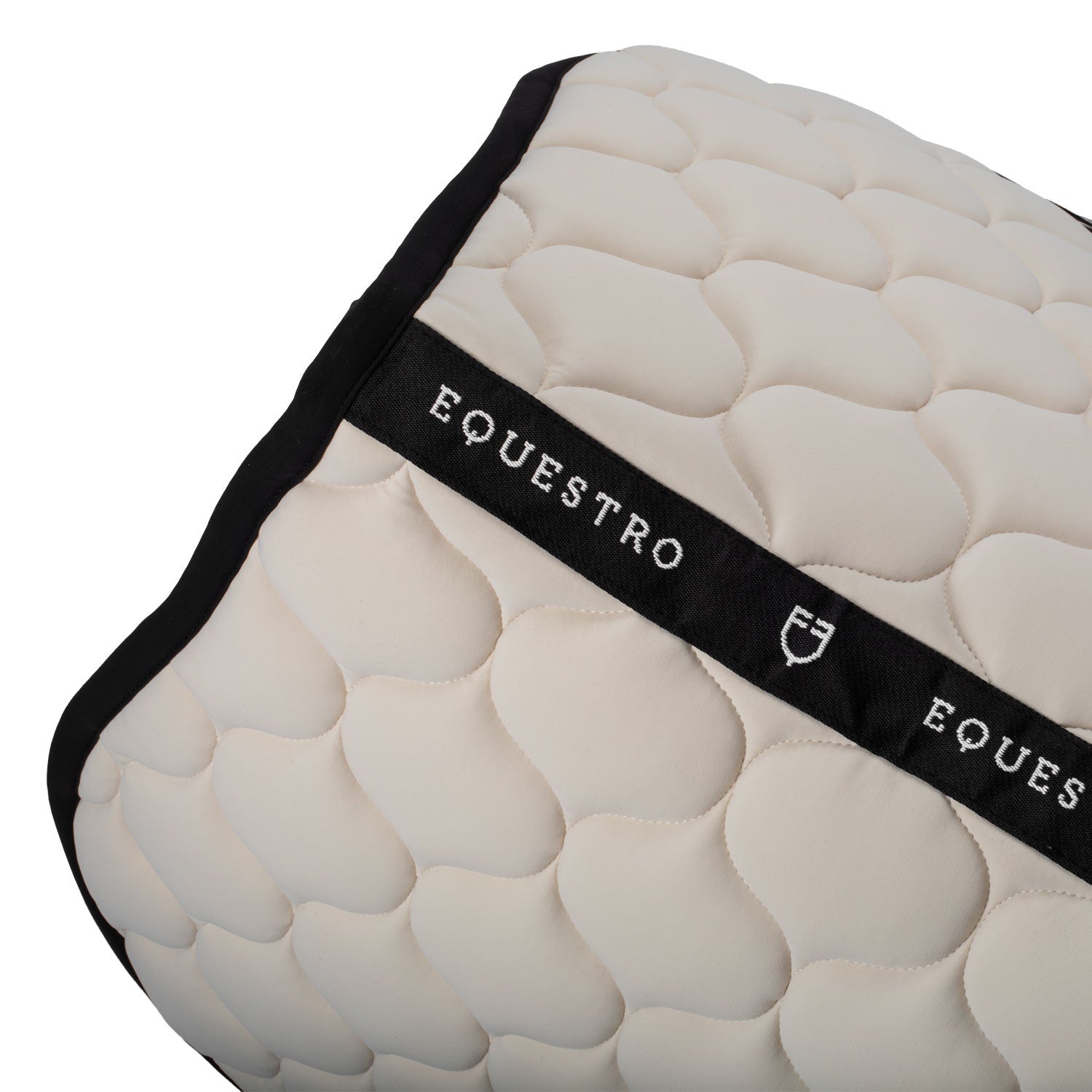 Jumping saddle pad with onion quilting