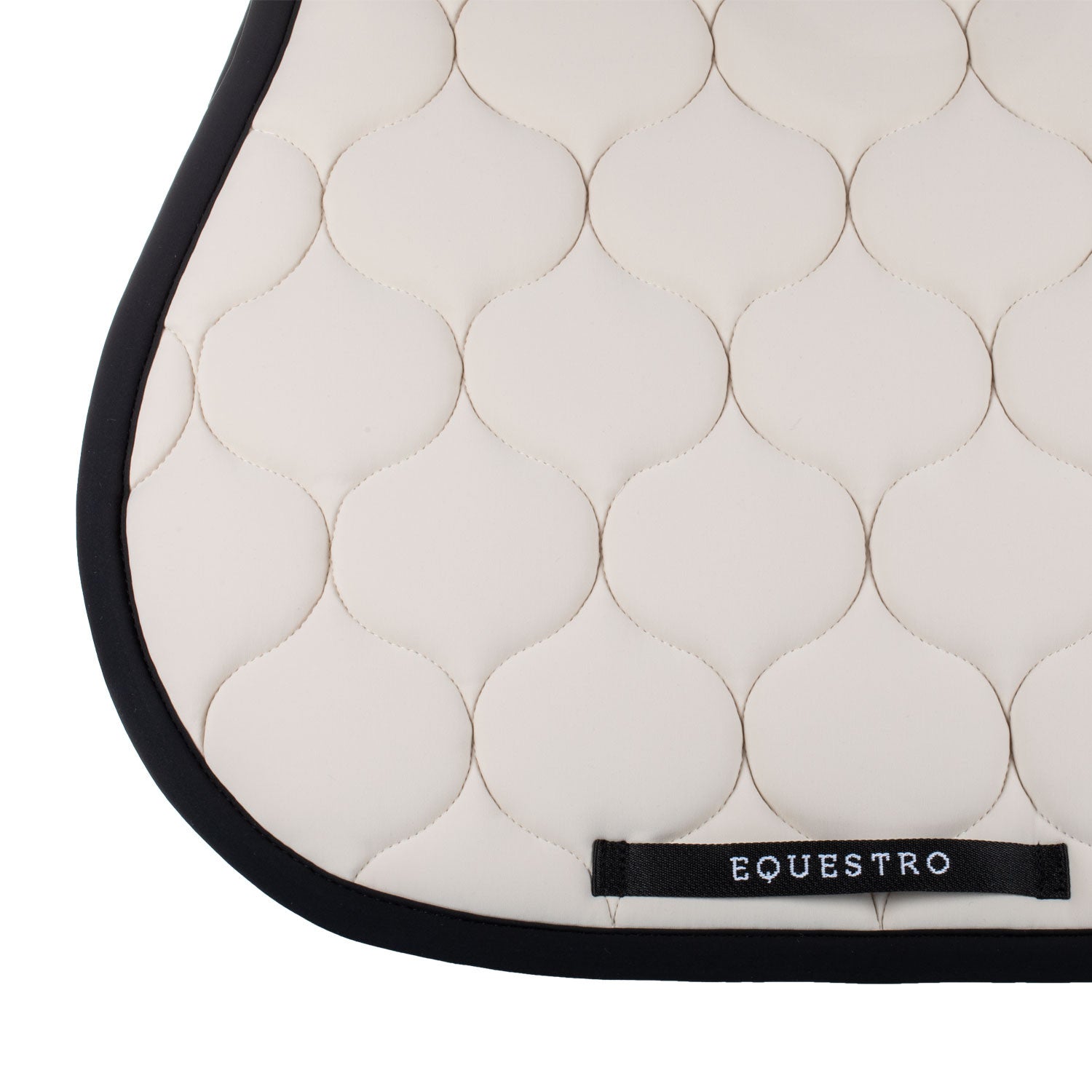 Jumping saddle pad with onion quilting