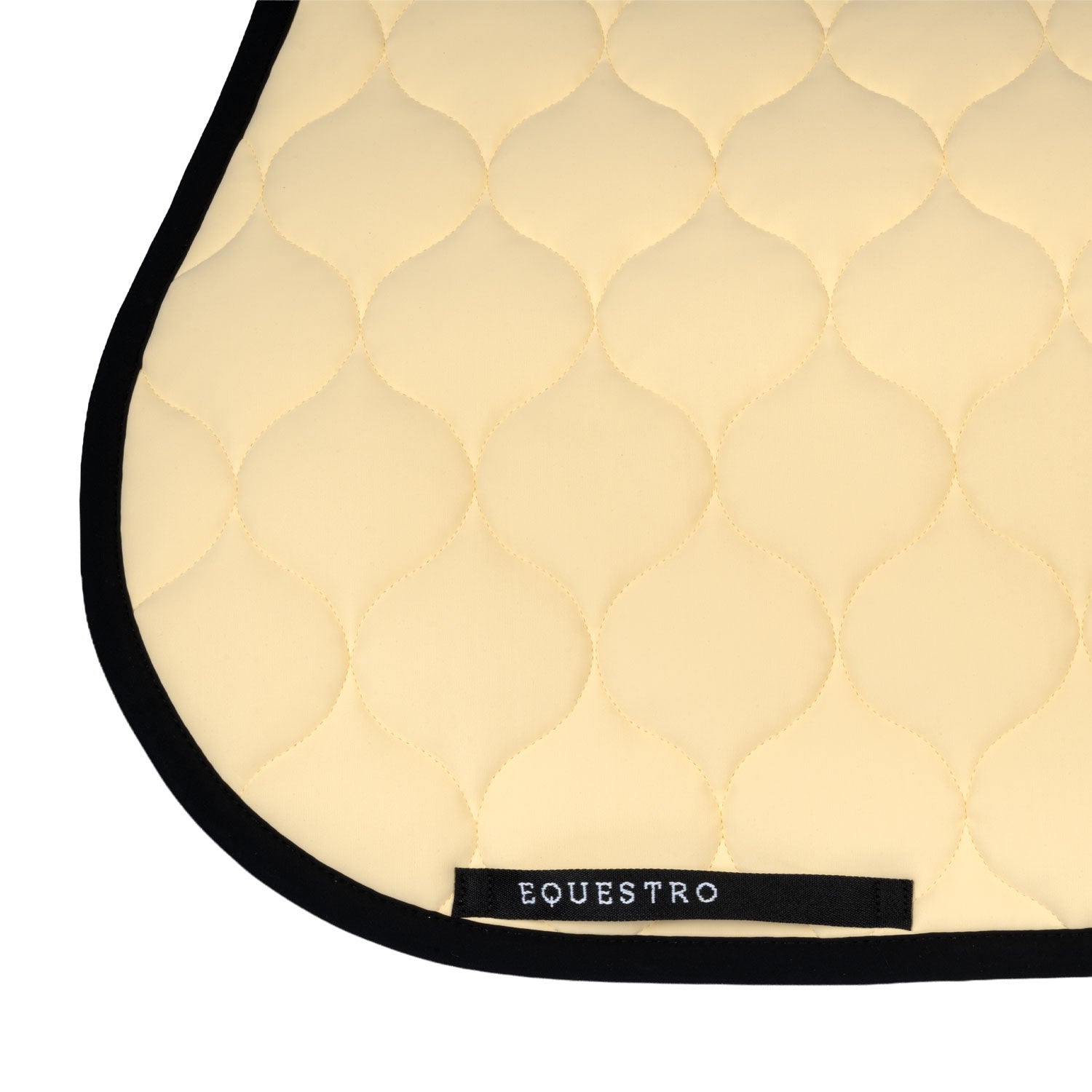 Jumping saddle pad with onion quilting