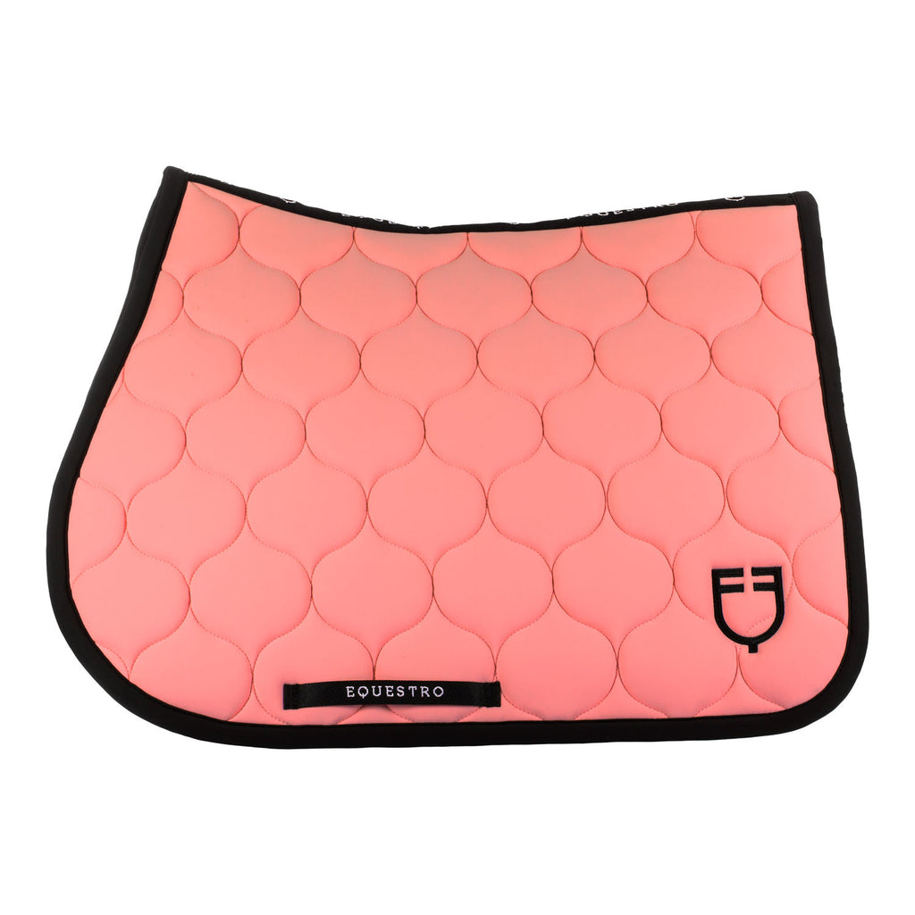 Jumping saddle pad with onion quilting