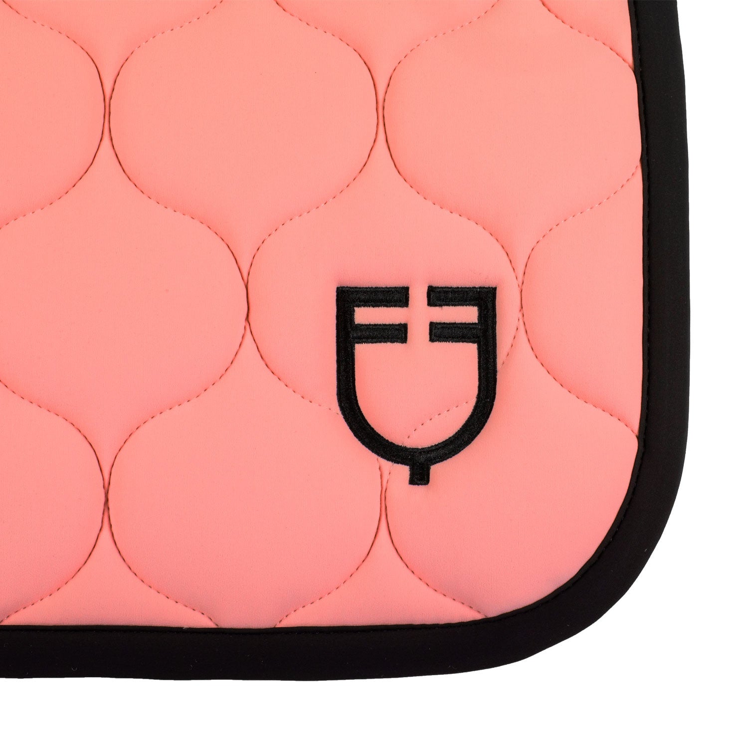 Jumping saddle pad with onion quilting