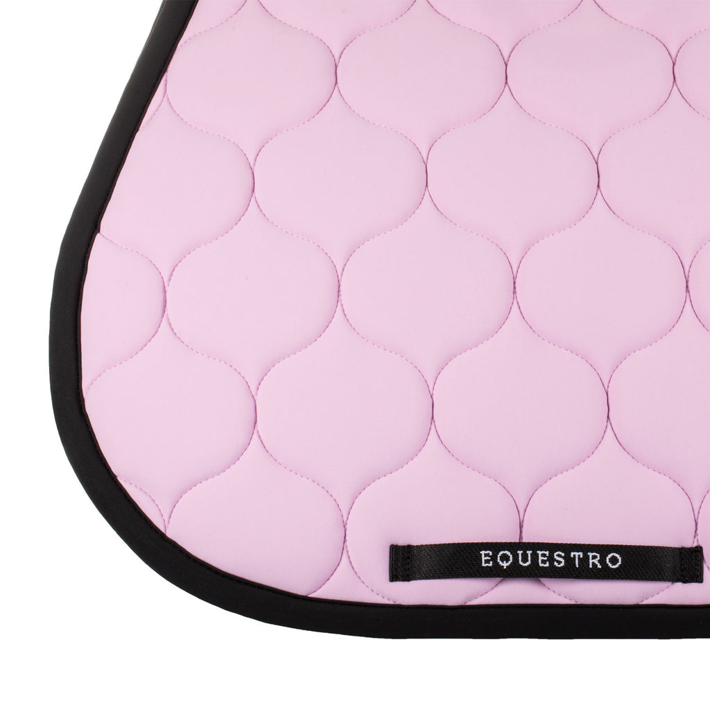 Jumping saddle pad with onion quilting