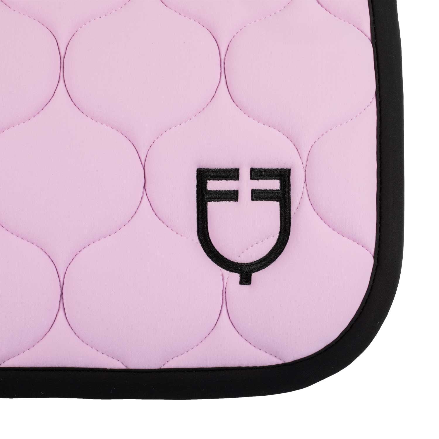 Jumping saddle pad with onion quilting