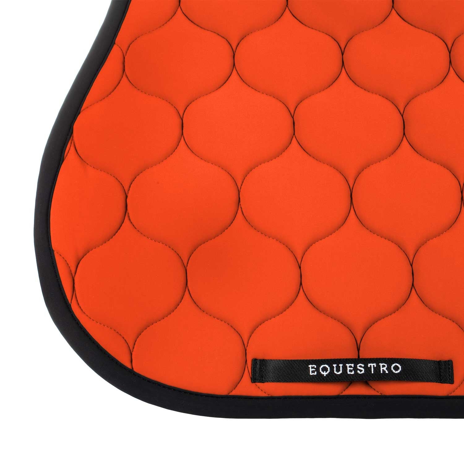 Jumping saddle pad with onion quilting