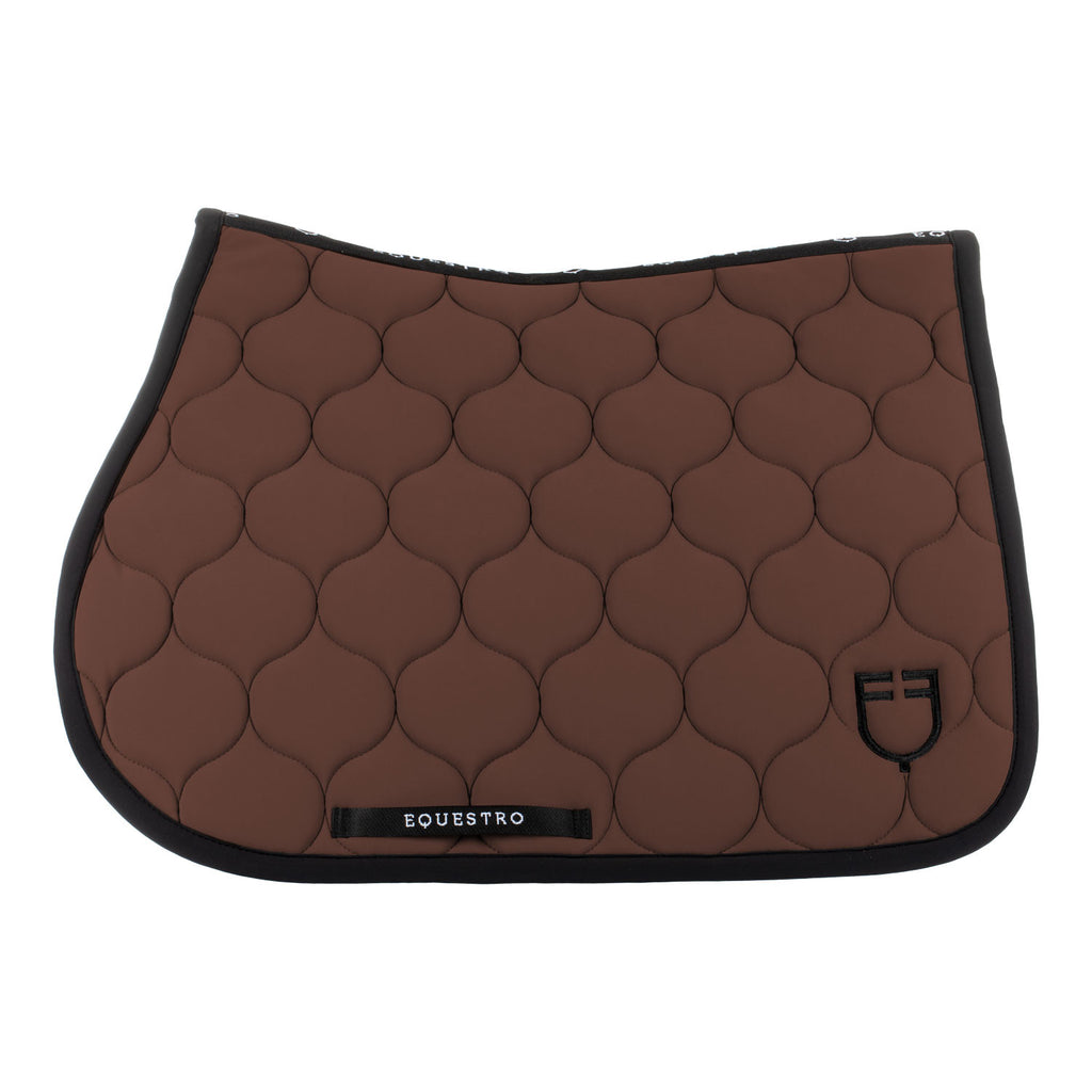 Jumping saddle pad with onion quilting