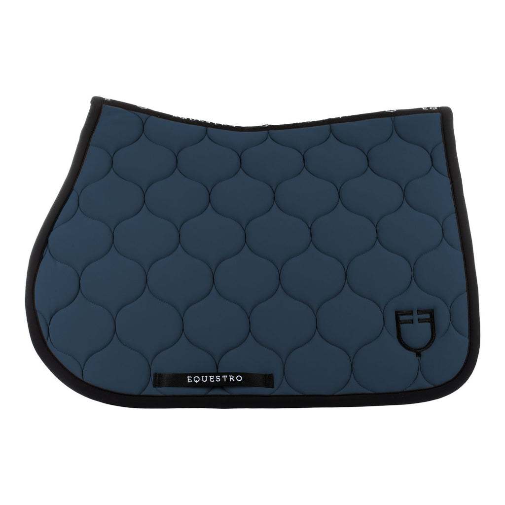 Jumping saddle pad with onion quilting