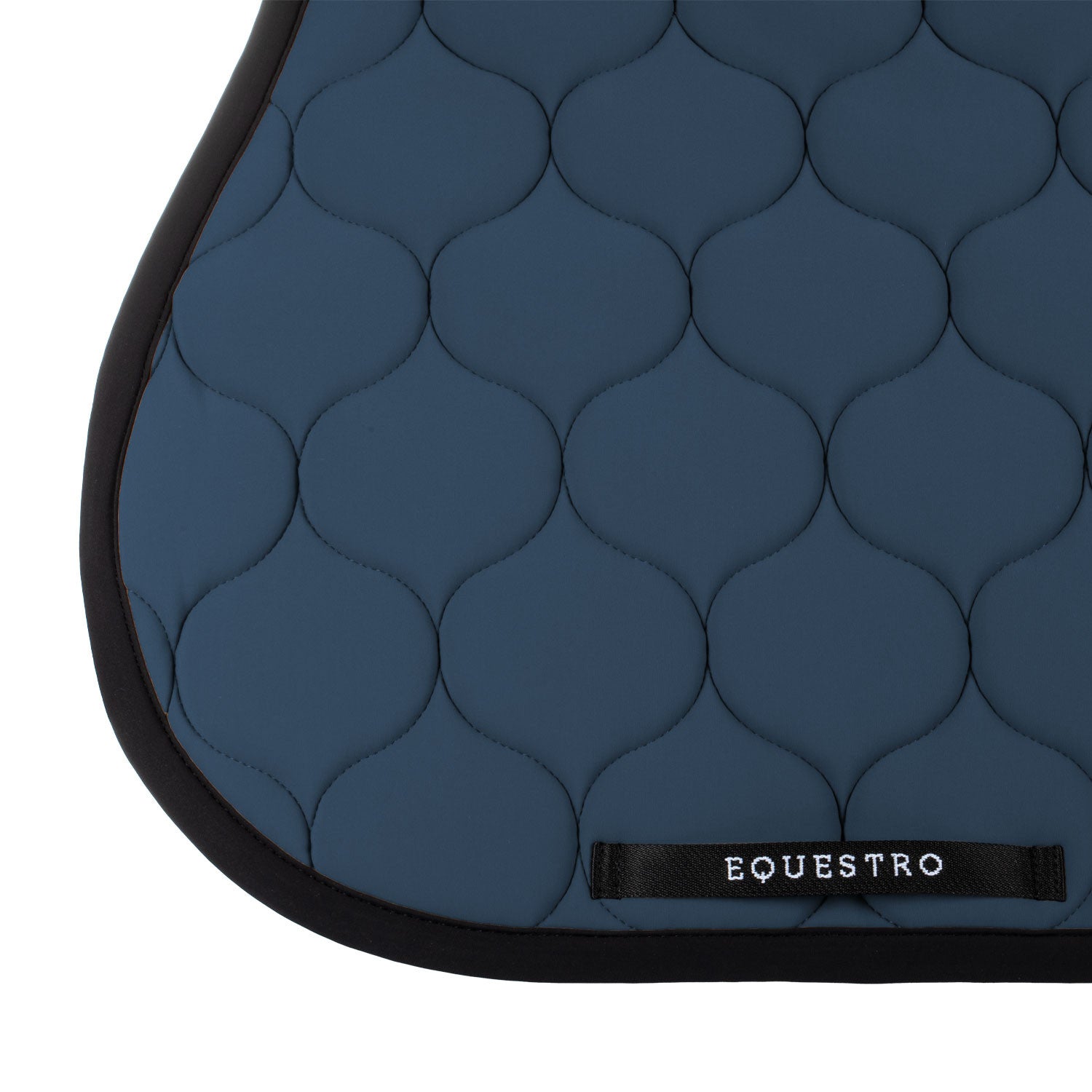 Jumping saddle pad with onion quilting