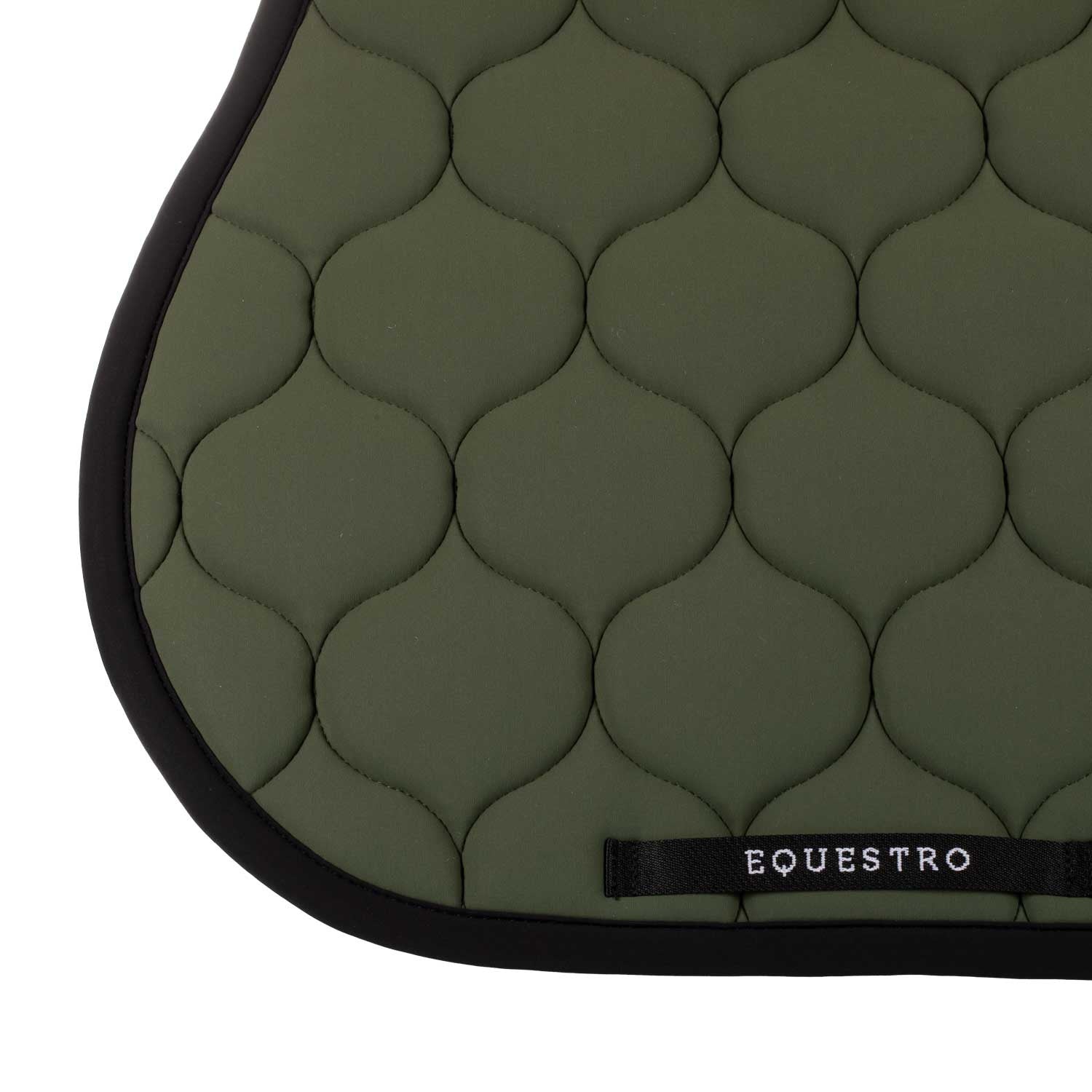 Jumping saddle pad with onion quilting