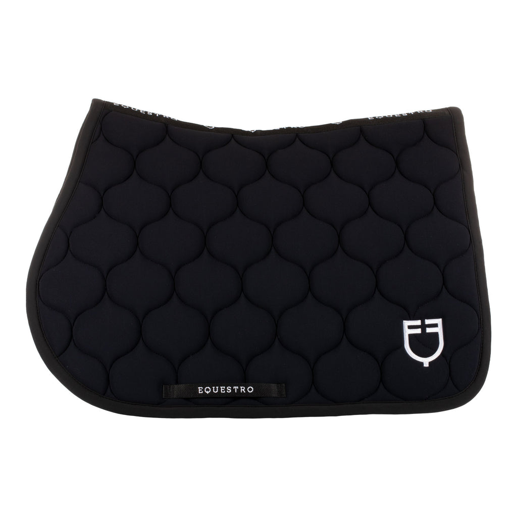 Jumping saddle pad with onion quilting
