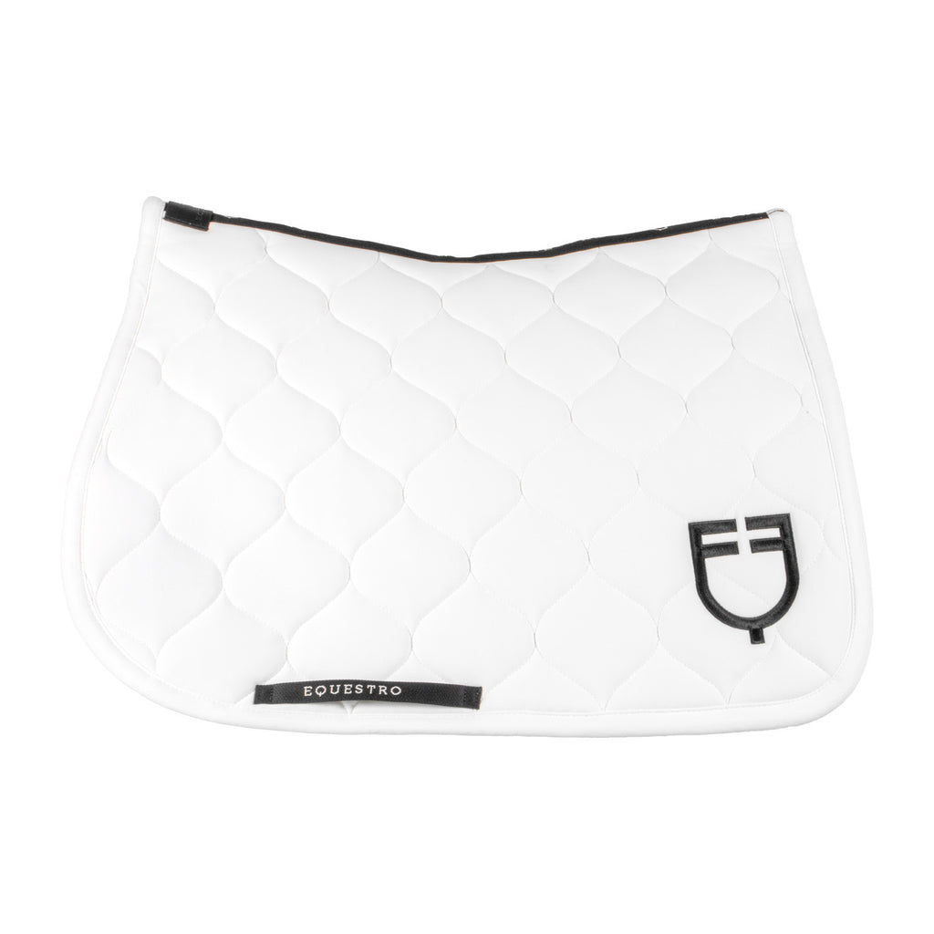 Jumping saddle pad with onion quilting