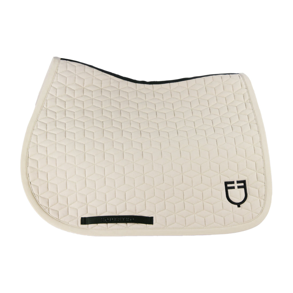 Jumping saddle pad cube quilting