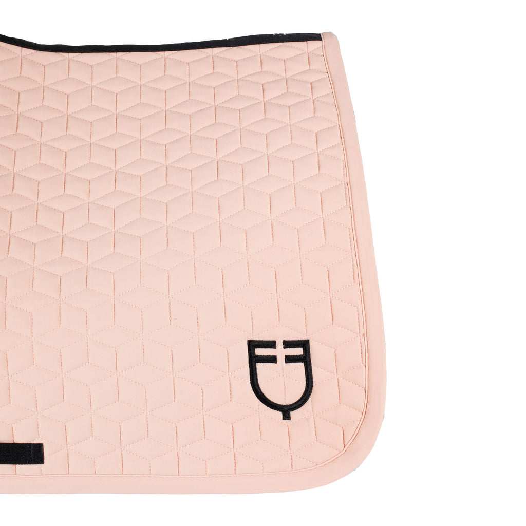 Jumping saddle pad cube quilting