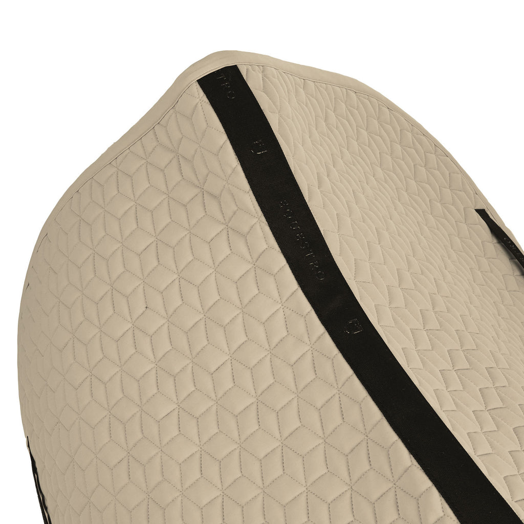Jumping saddle pad cube quilting