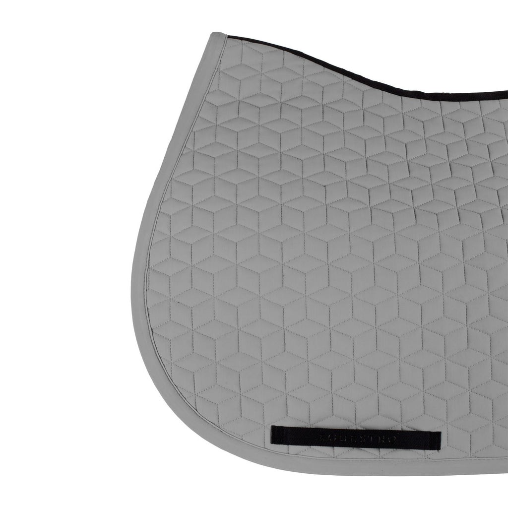 Jumping saddle pad cube quilting