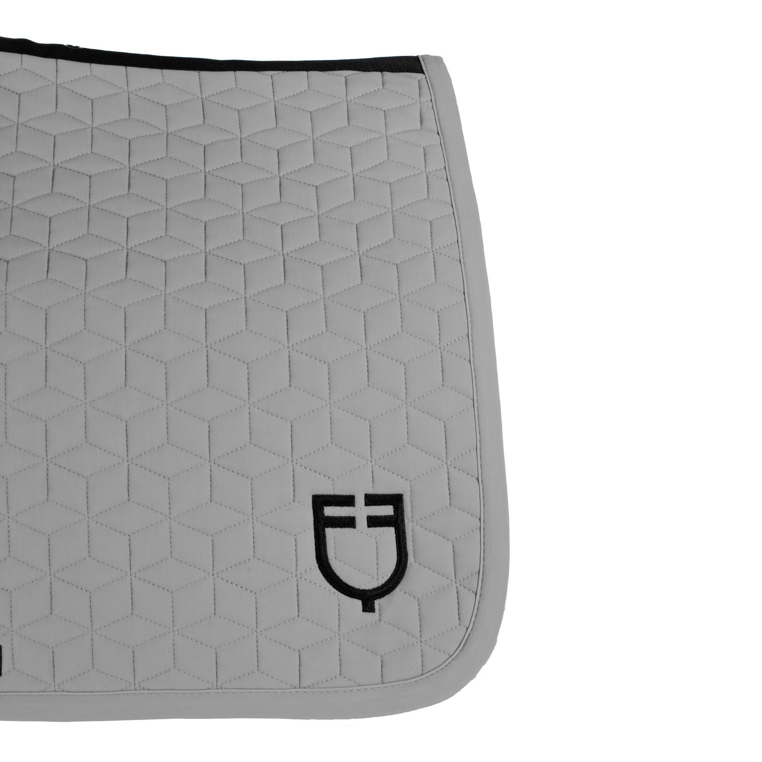 Jumping saddle pad cube quilting